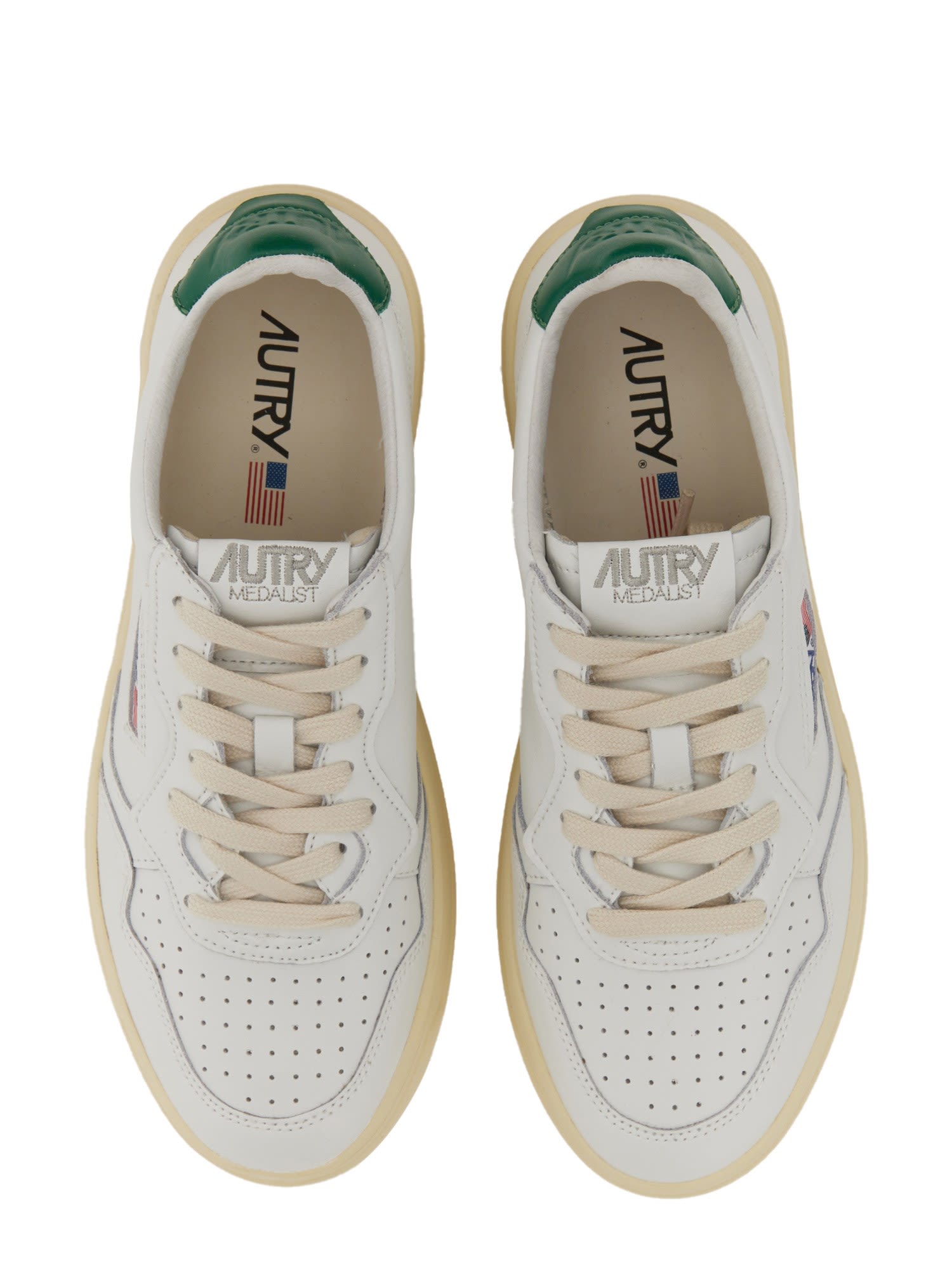 Autry Medalist Low Sneakers In White/green