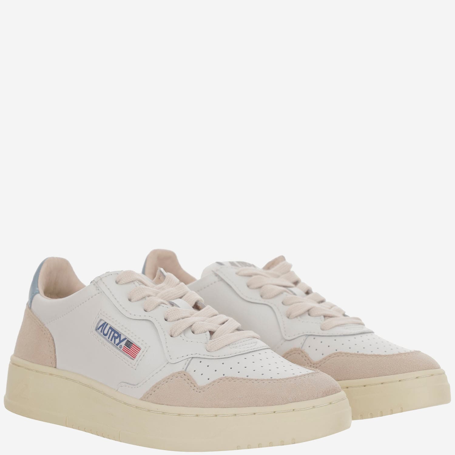 Shop Autry Low Medalist Sneakers In Bianco+azzurro