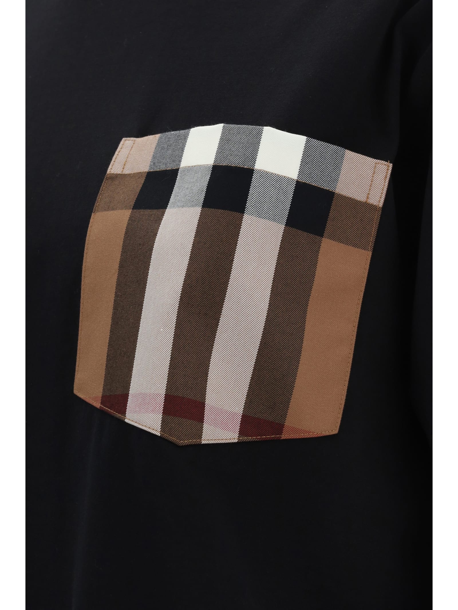 Shop Burberry T-shirt In Black