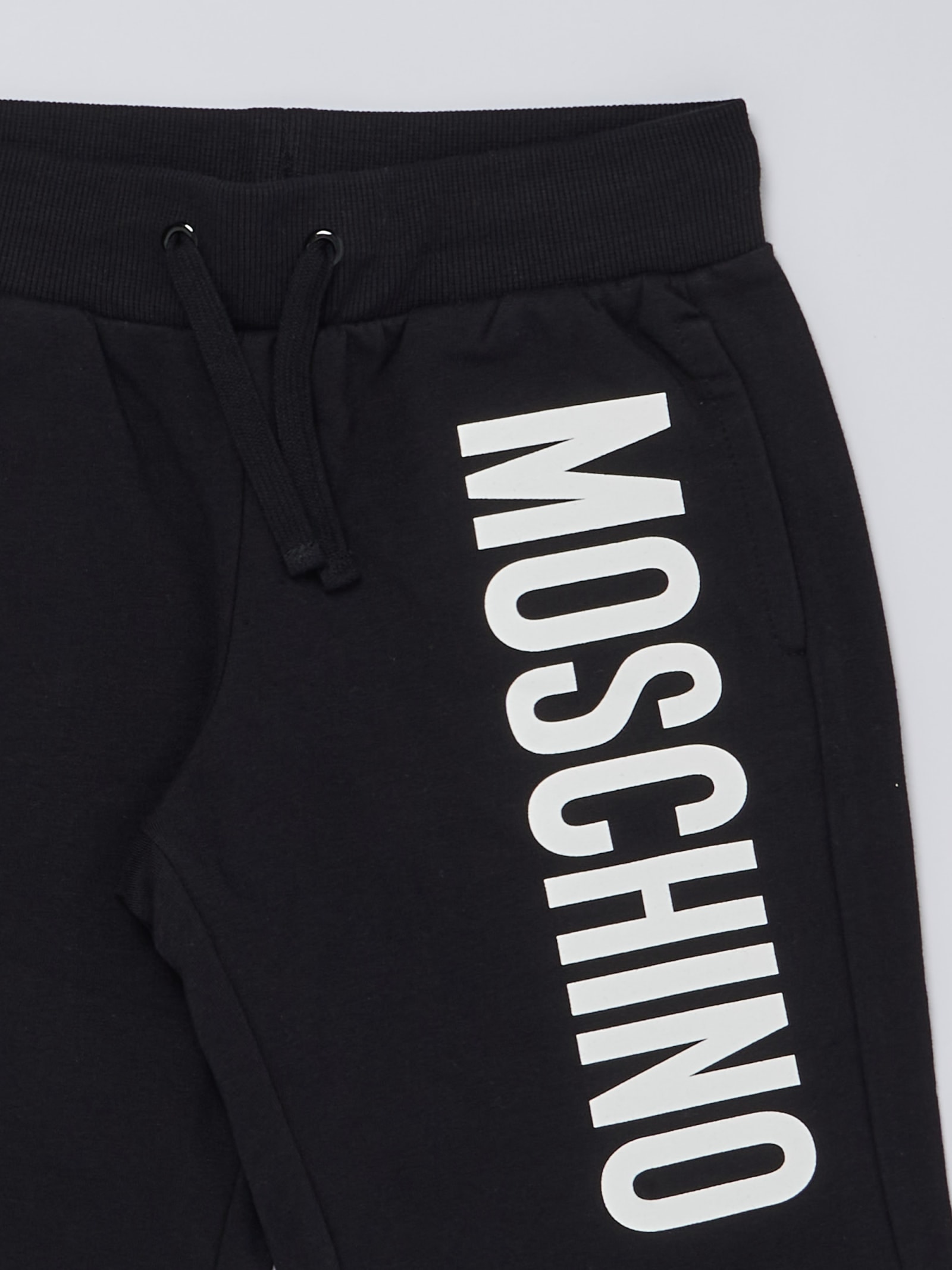 Shop Moschino Shorts Shorts In Nero