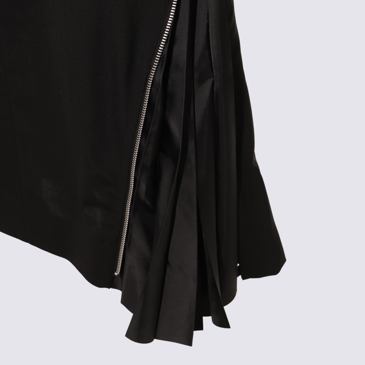Sacai Black Midi Skirt In Black