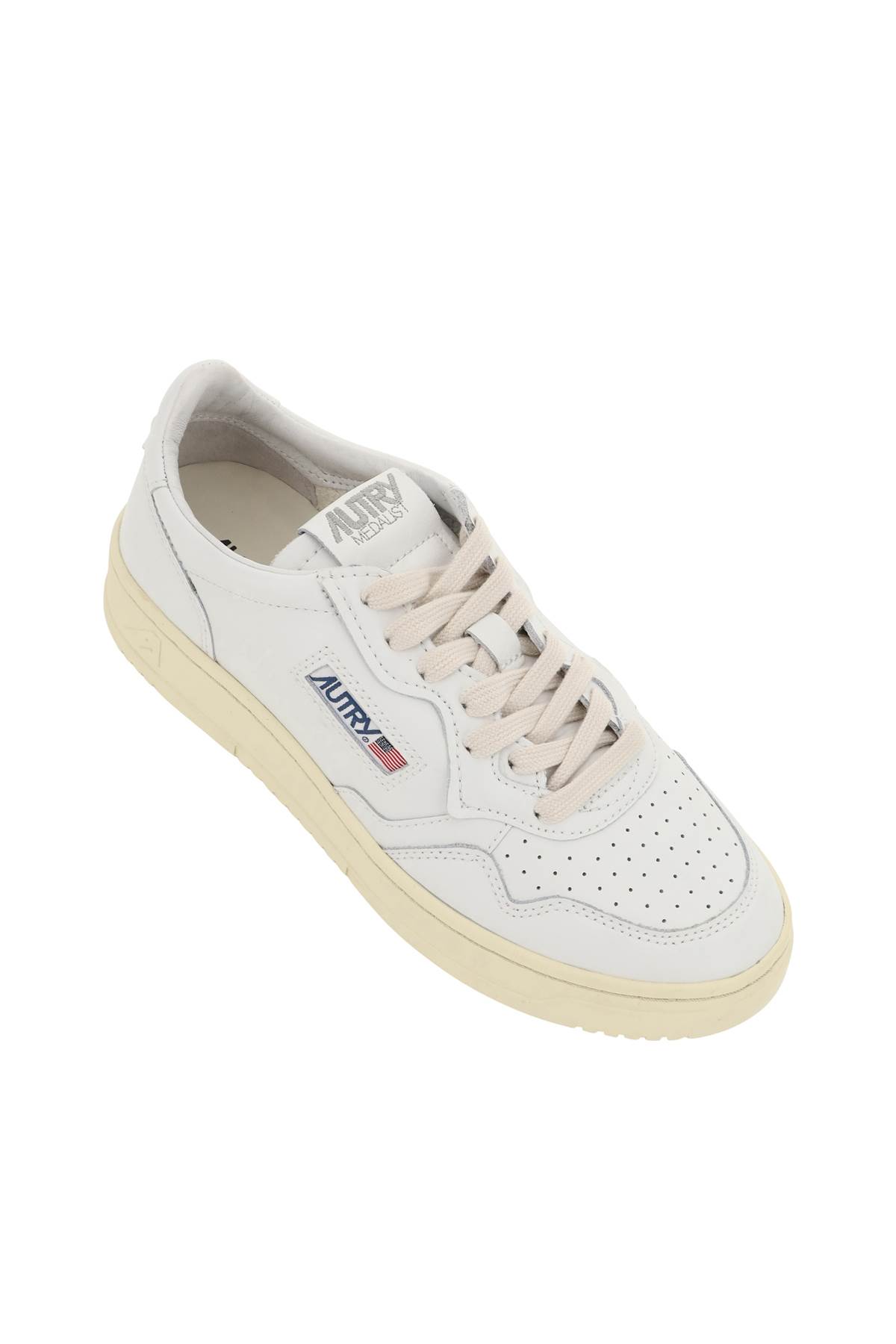 Autry Medalist Low Sneakers In White