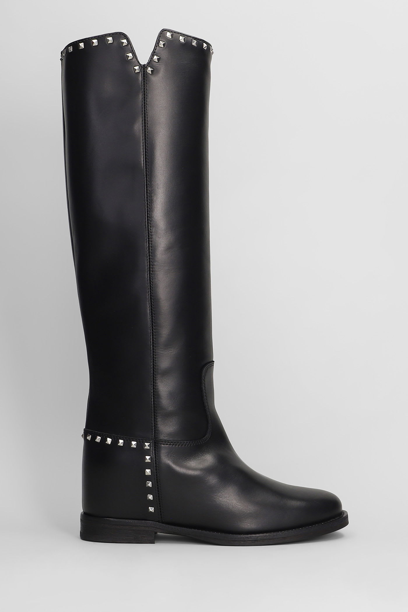 Via Roma 15 Split Boot With Pyramid Edges In Black