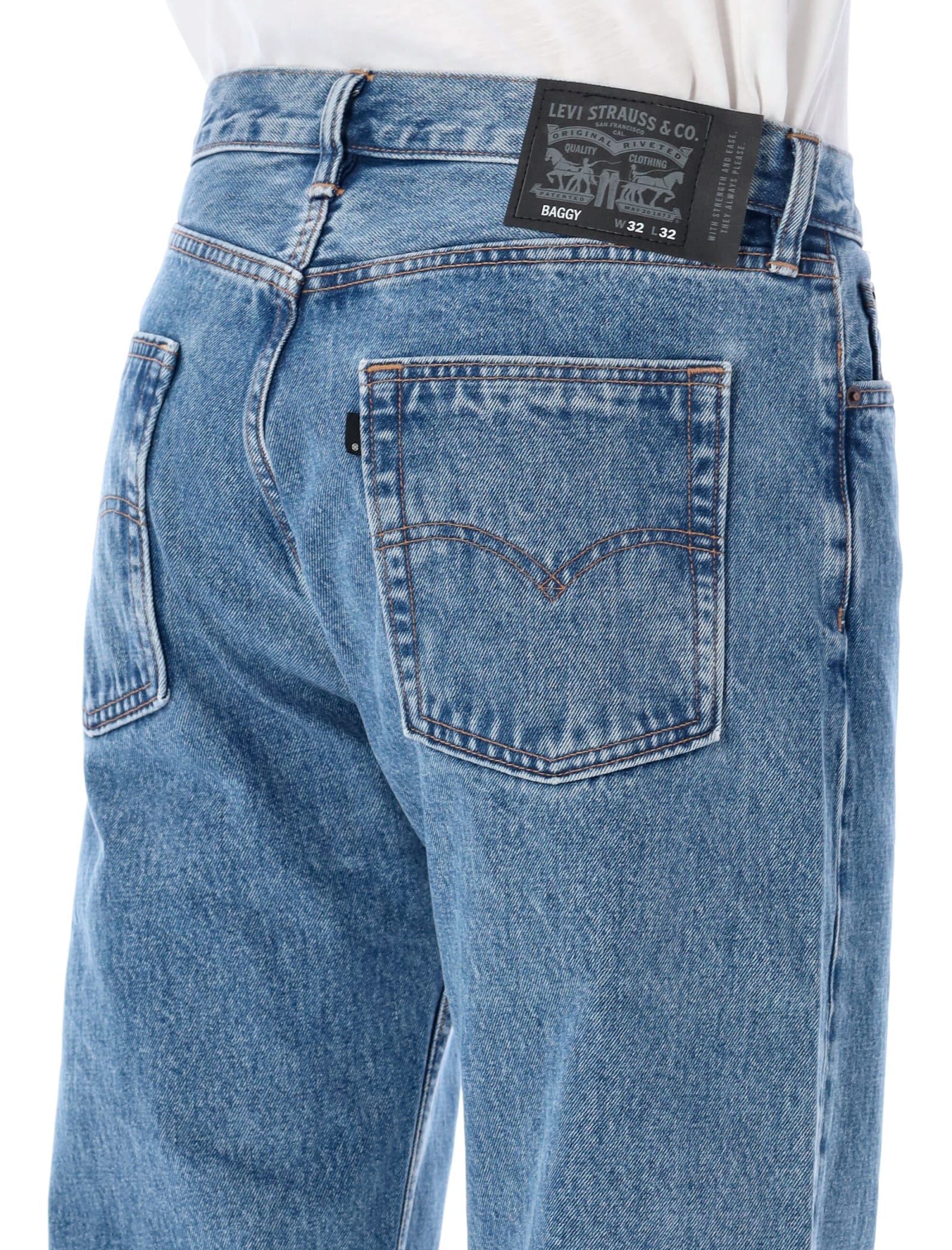 Shop Levi's 5 Pockets Baggy Jeans In Deep Groove