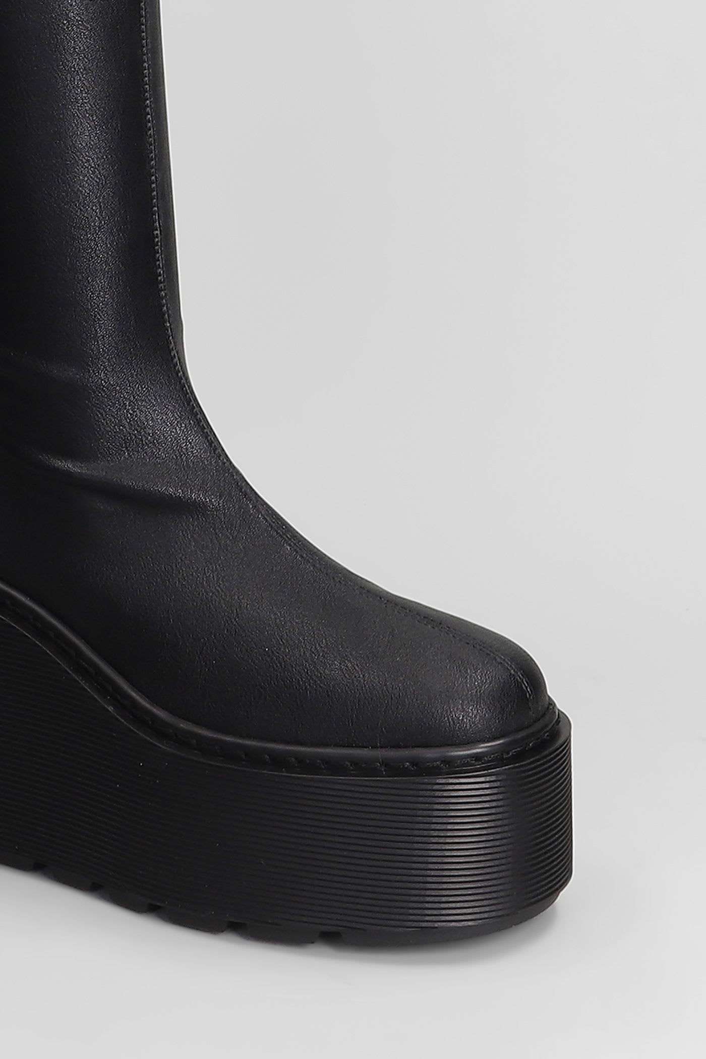 Vic Matie Davidson 101 High Heels Boots In Black Leather In Black