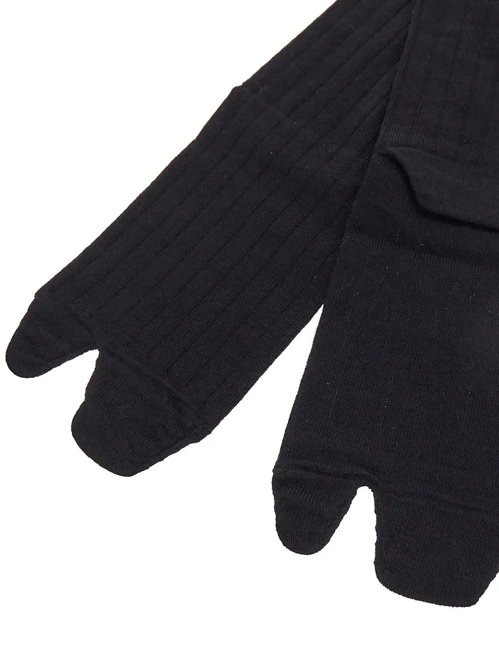 Maison Margiela Calzini Lunghi Tabi In Jersey Di Lana In Black