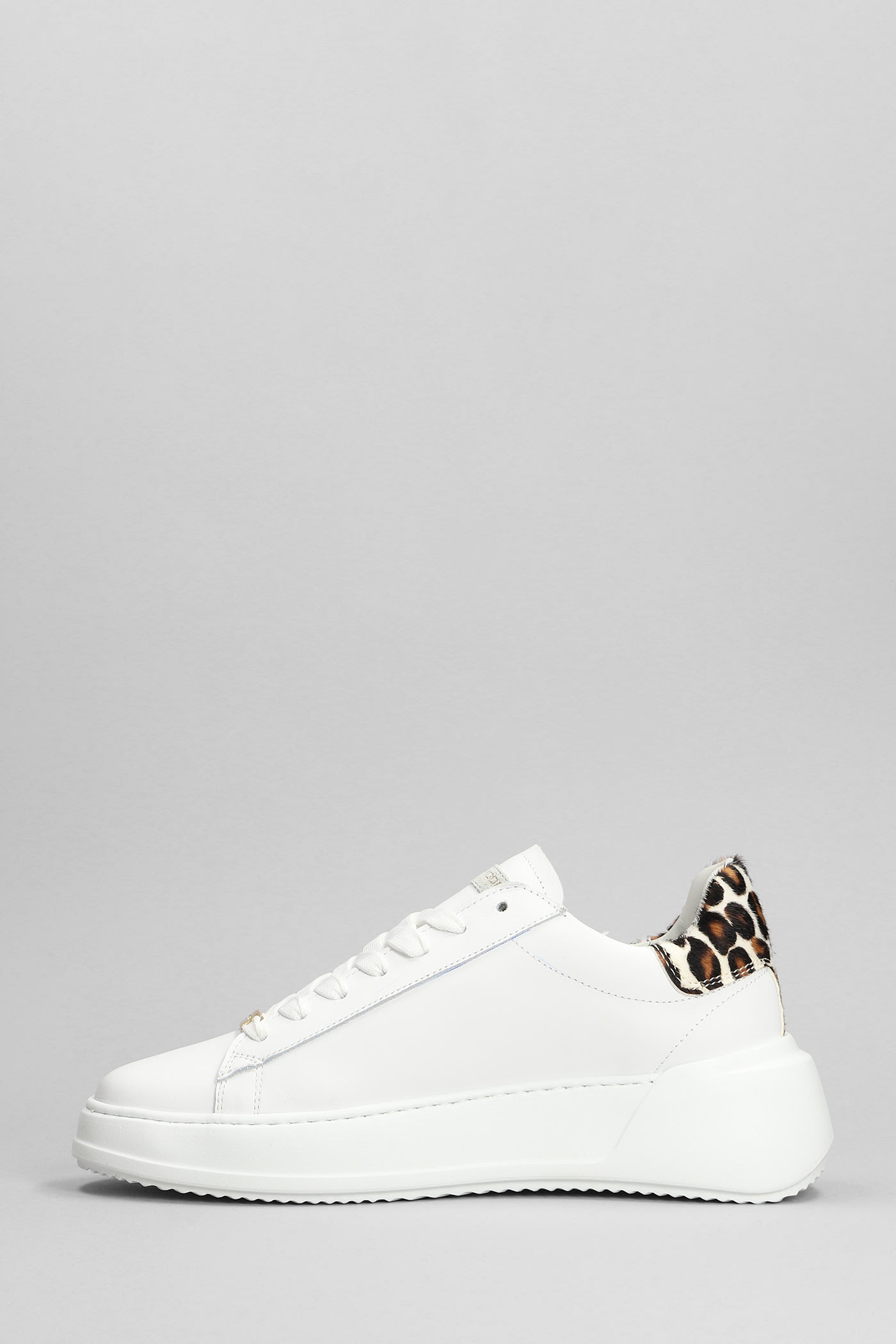 Shop Philippe Model Tres Temple Low Sneakers In White Leather