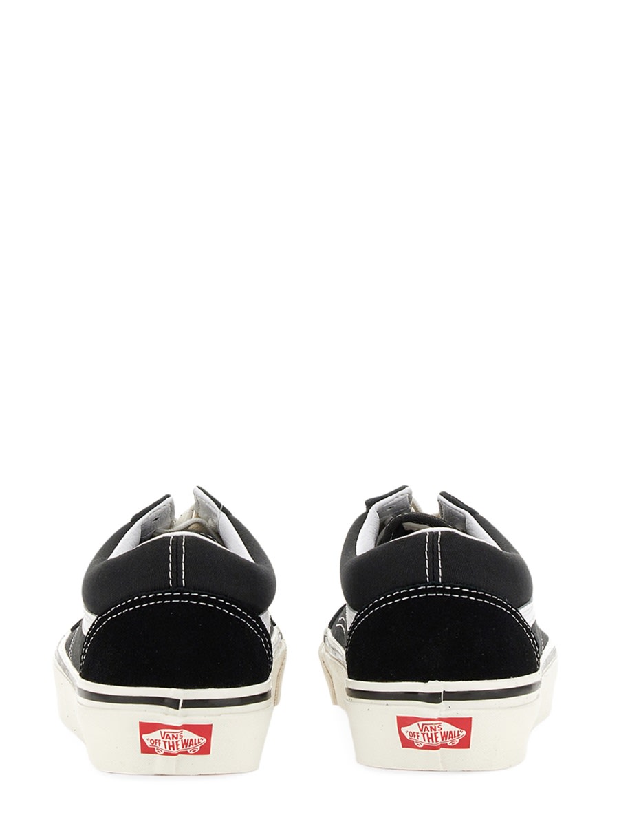 Vans Old Skool Womens Canvas Low Top Skate Shoes In Black