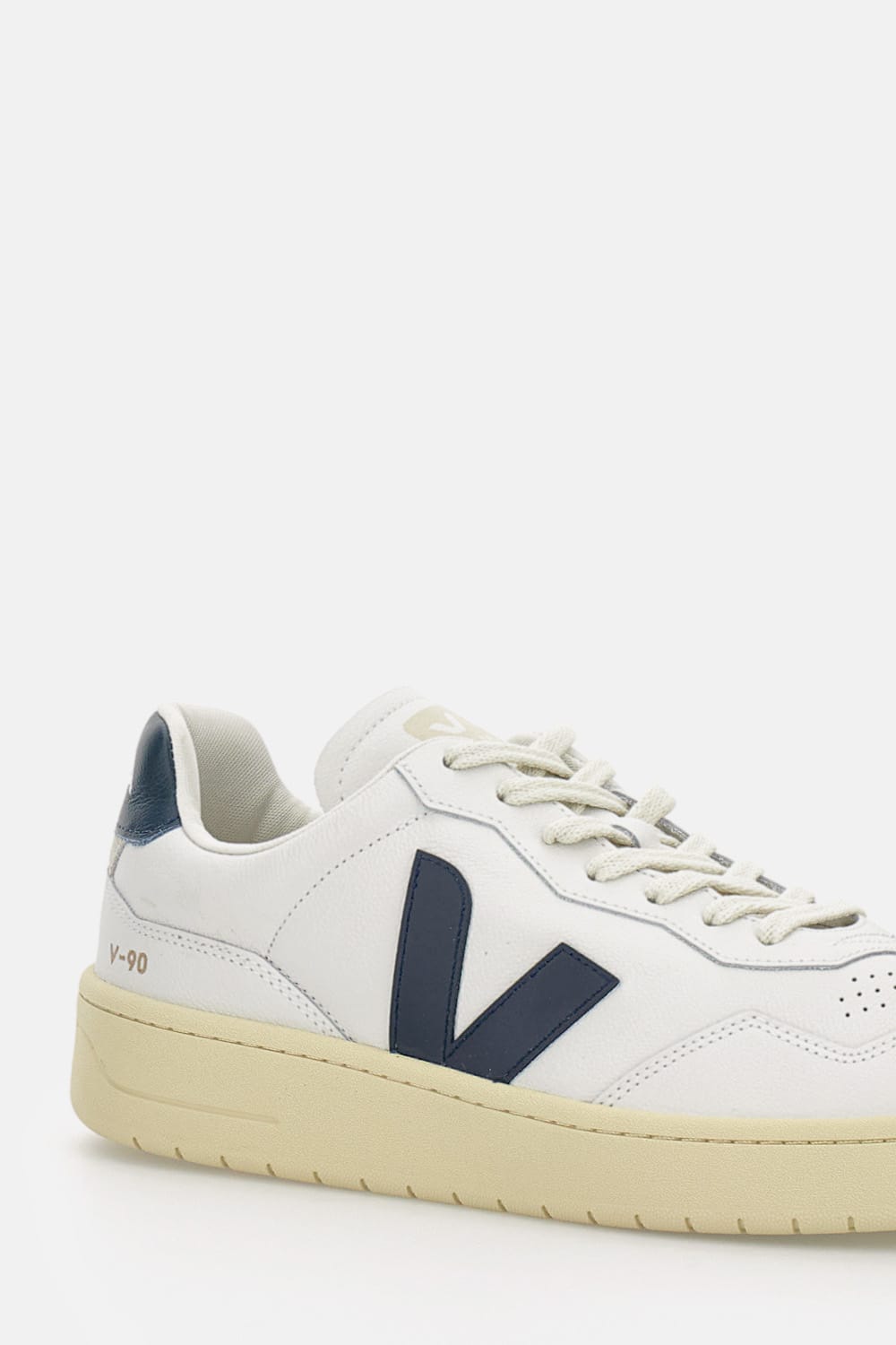 Veja V 90 Sneakers In Neutral