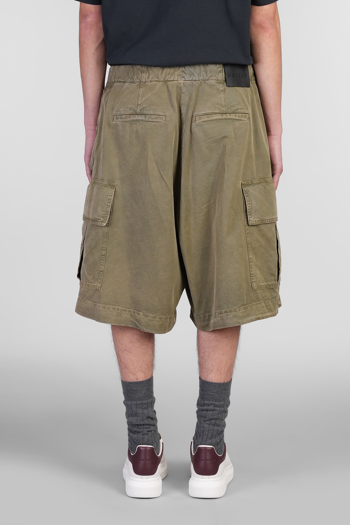 Alexander Mcqueen Cargo Pocket Drawstring Waist Shorts In Khaki Green