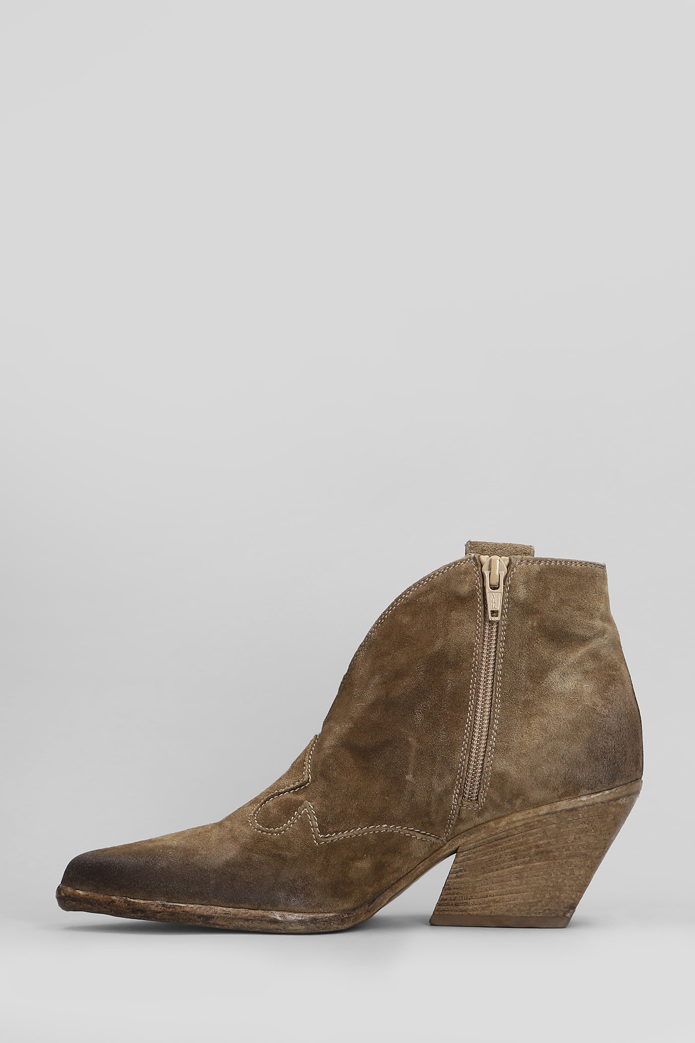 Elena Iachi Texan Ankle Boots In Camel Suede In Black