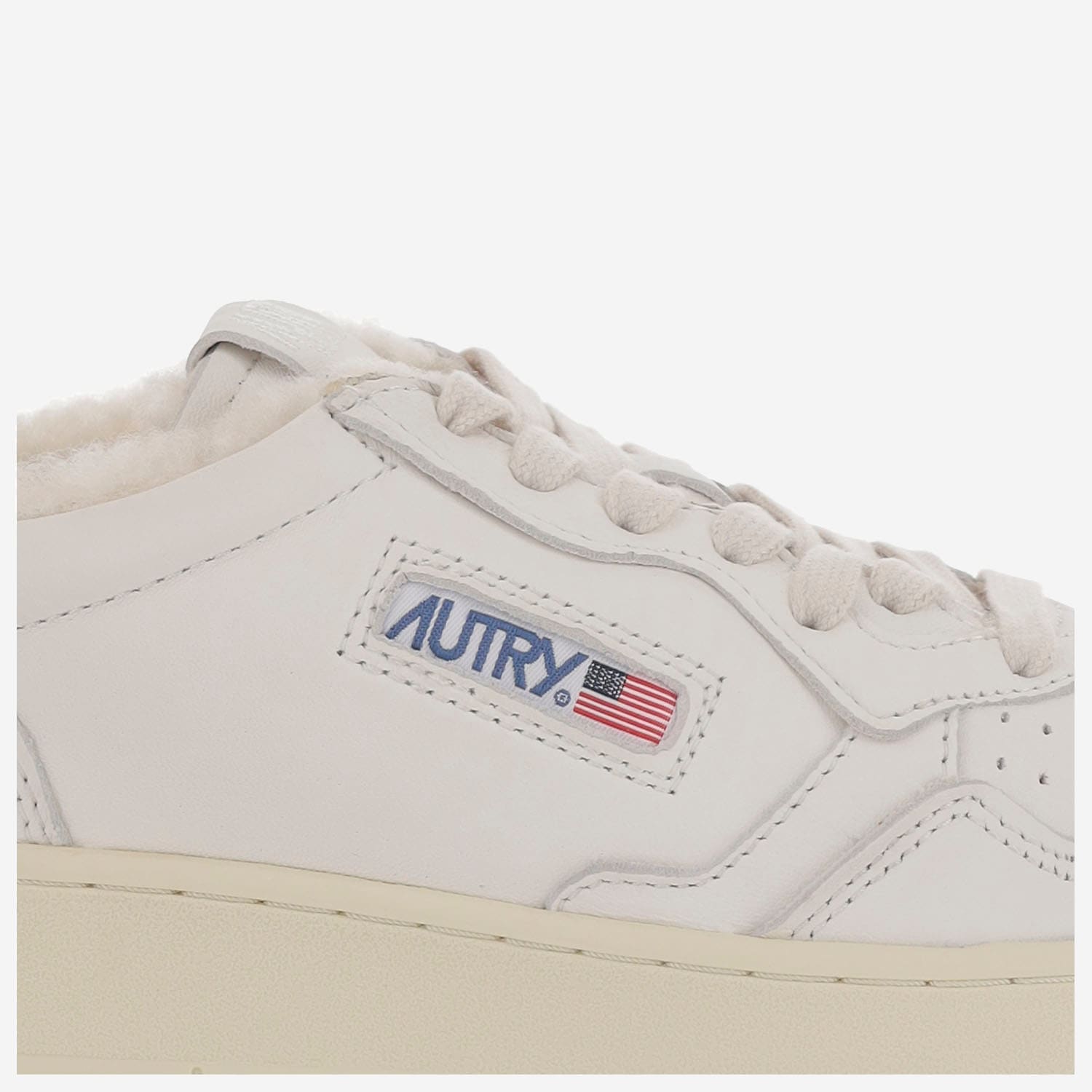 Autry Medalist Low Sneakers In White