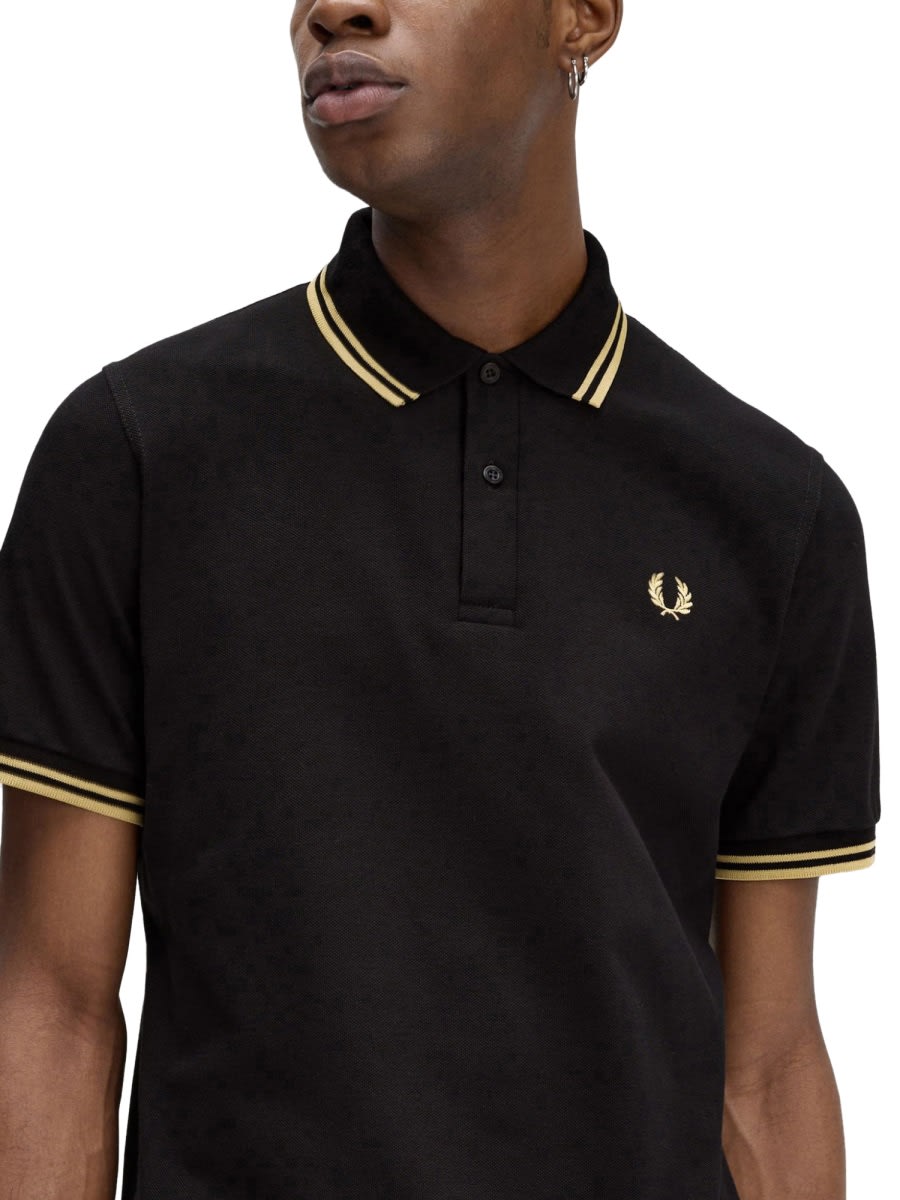 Fred Perry Polo Shirt With Contrast Trim And Collar In Black