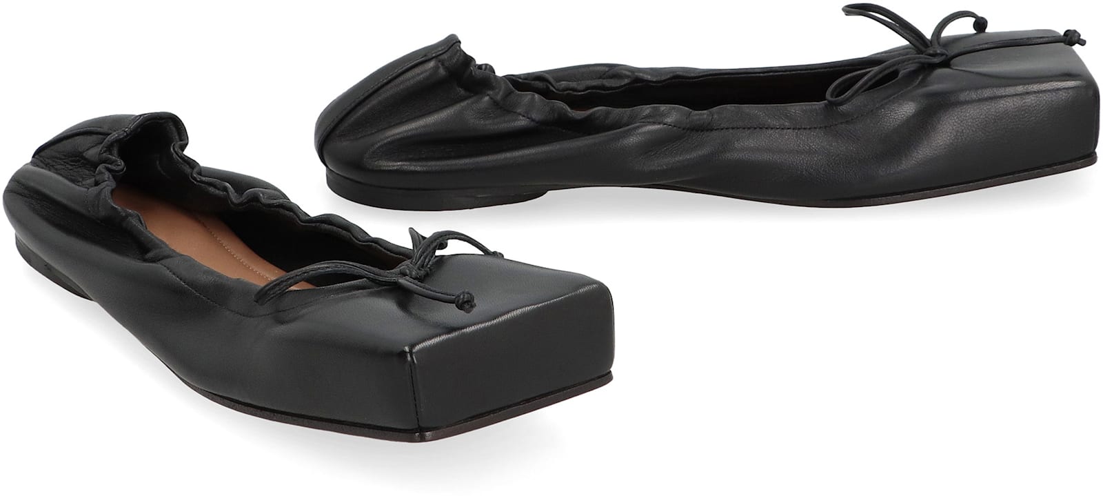 Shop Jacquemus Ballet Leather Ballet Flats In Black