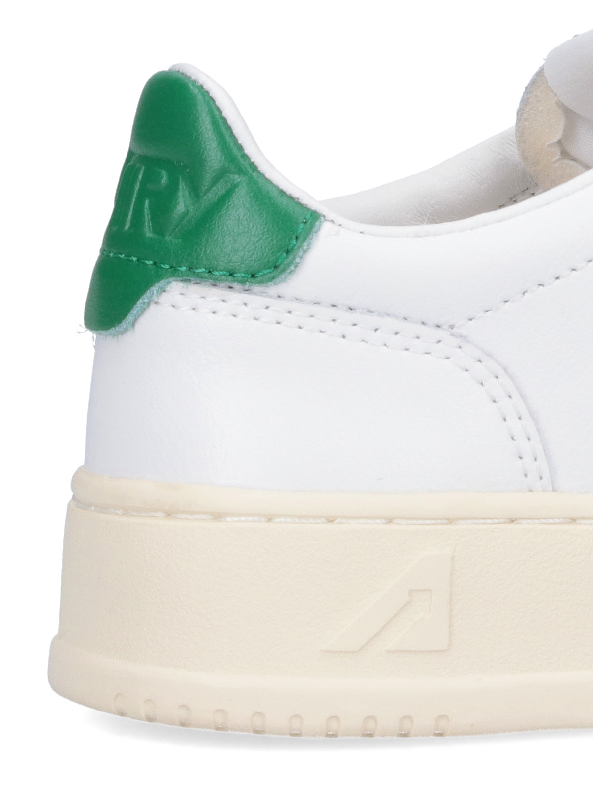 Shop Autry Medalist Low Sneakers In Wht/green