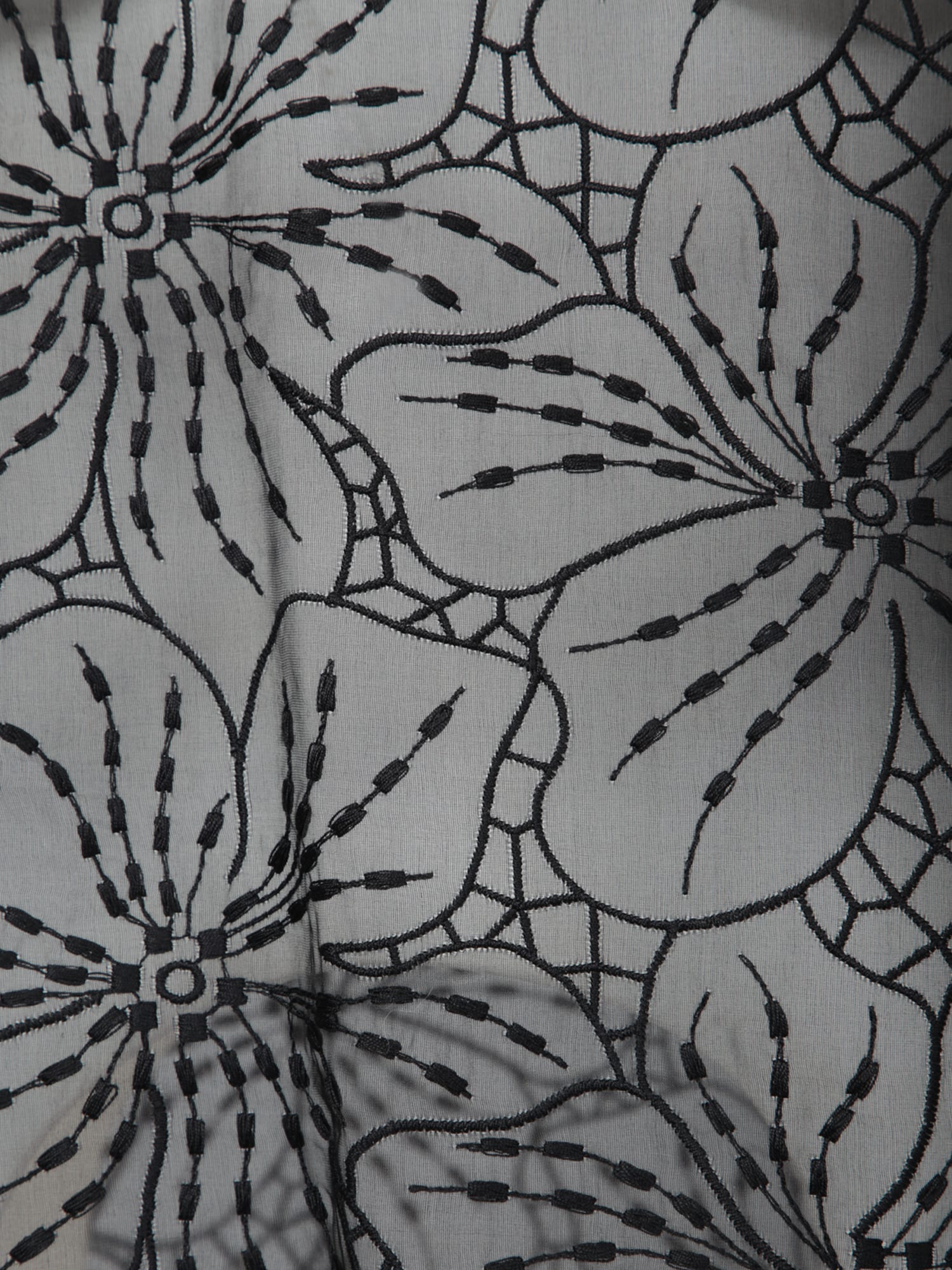 GENNY BLACK ORGANZA FLOWER TOP