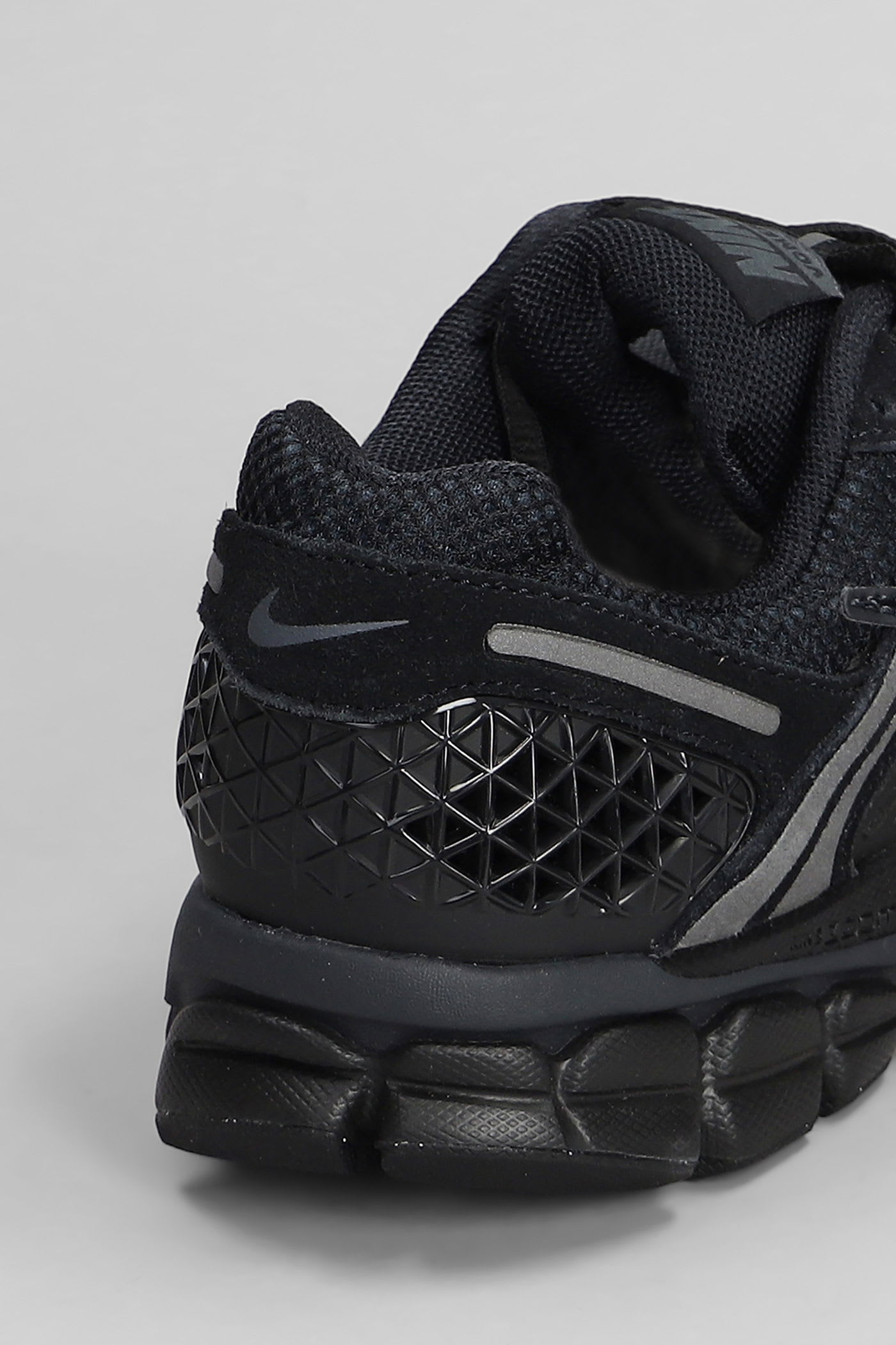 Nike Zoom Vomero 5 Sneakers In Black Leather And Fabric In Black