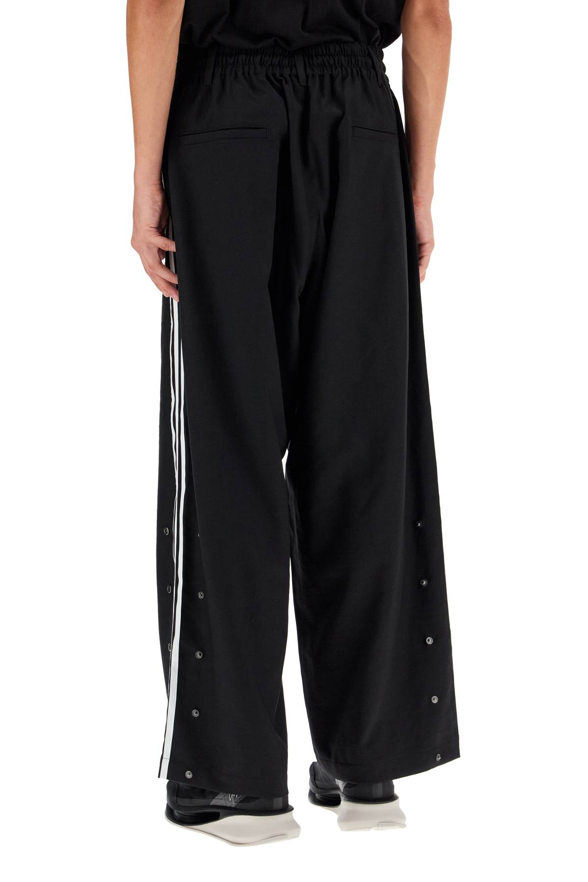 Y-3 Pantaloni In Twill 3 Stripes In Black