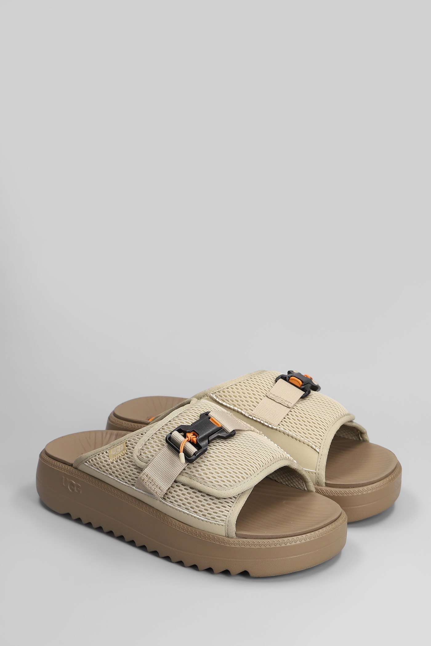 UGG MAXXER SLIDE 2.0 FLATS IN BEIGE FABRIC