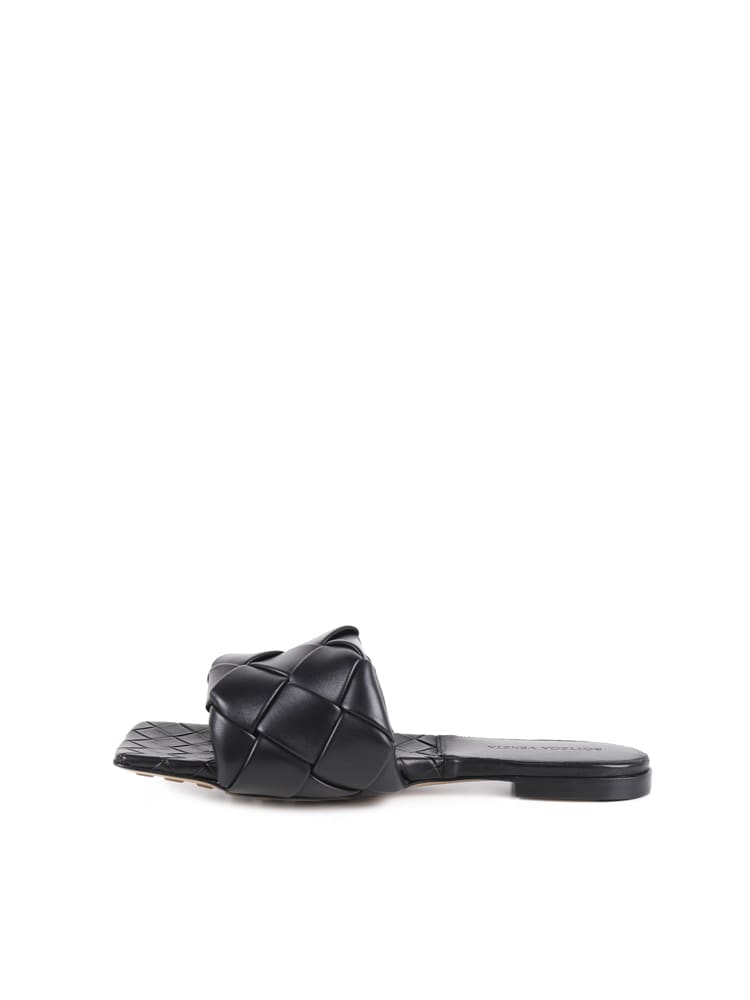 Shop Bottega Veneta Lido Intrecciato Flat Sandals In Nappa In Black