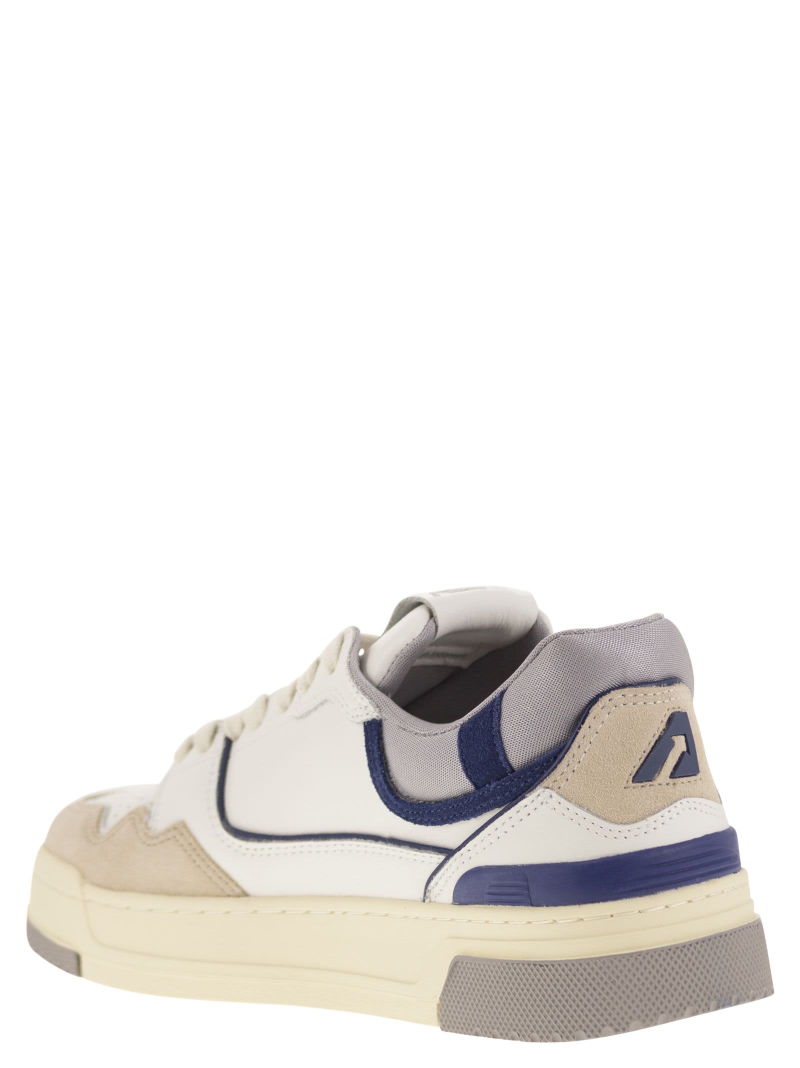 Autry Clc Low Sneakers In White/blue