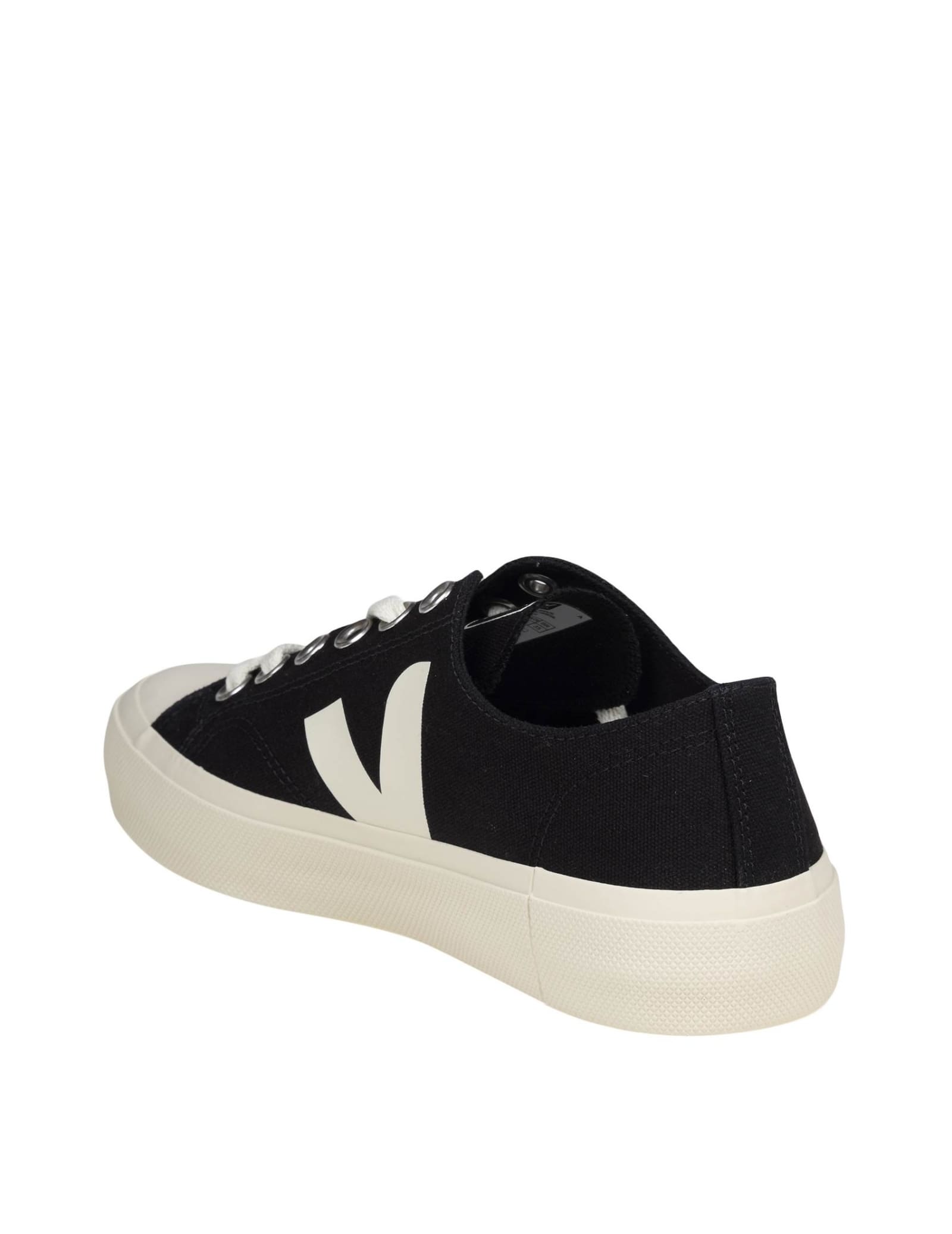 Veja Black Pierre Wata Ii Low-top Sneakers In Black