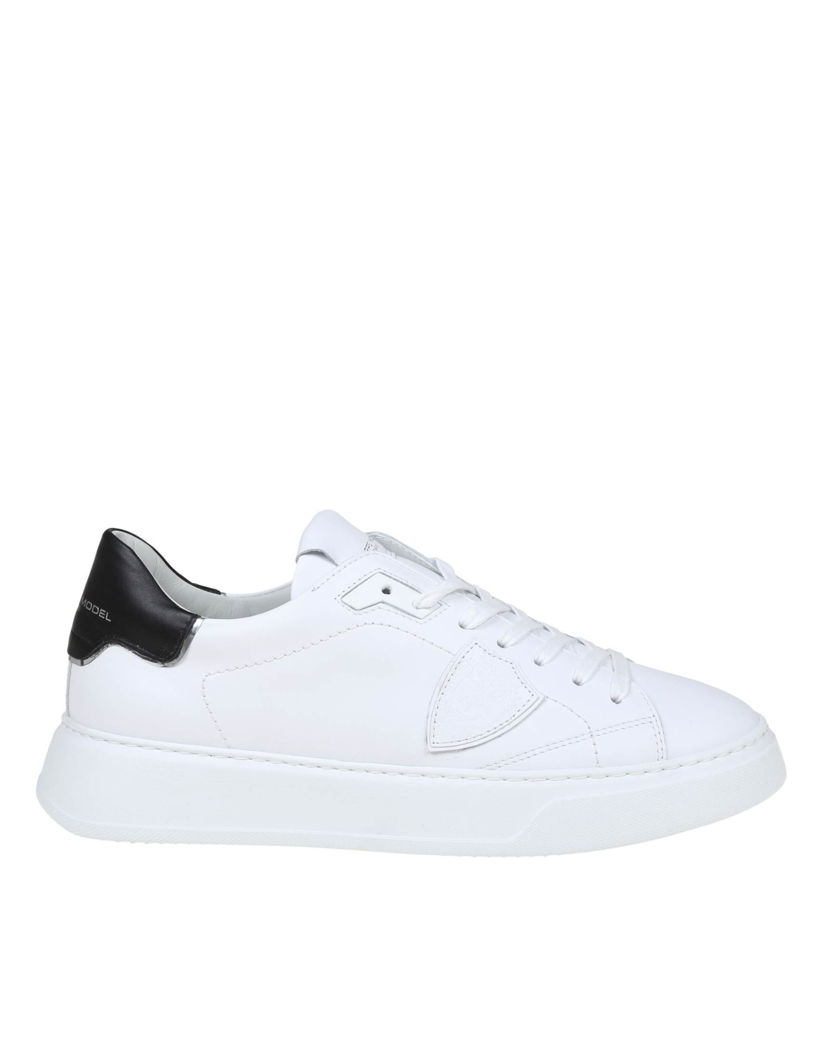 Shop Philippe Model Temple Low Sneakers In White Leather In White/black