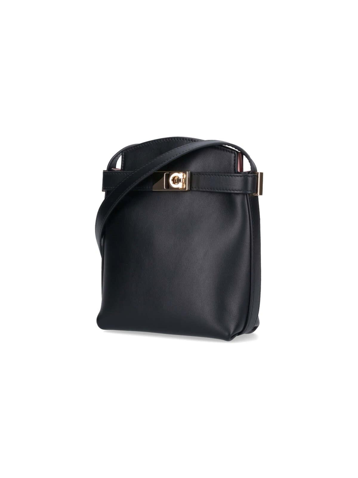 Shop Ferragamo Hug Logo Smartphone Holder In Black