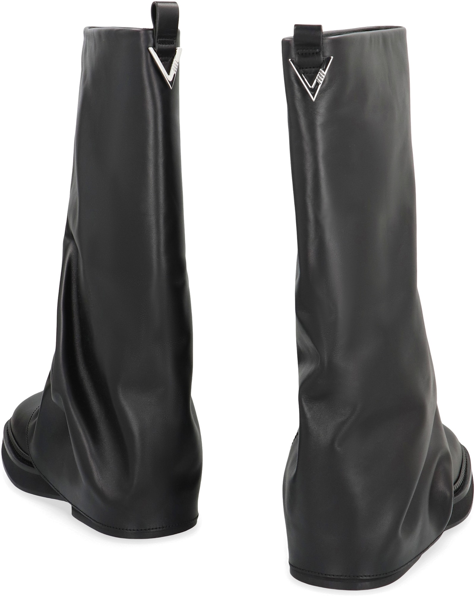 Attico 'robin' Black Boots With Square Toe And Logo Plaque On The Rear In Black