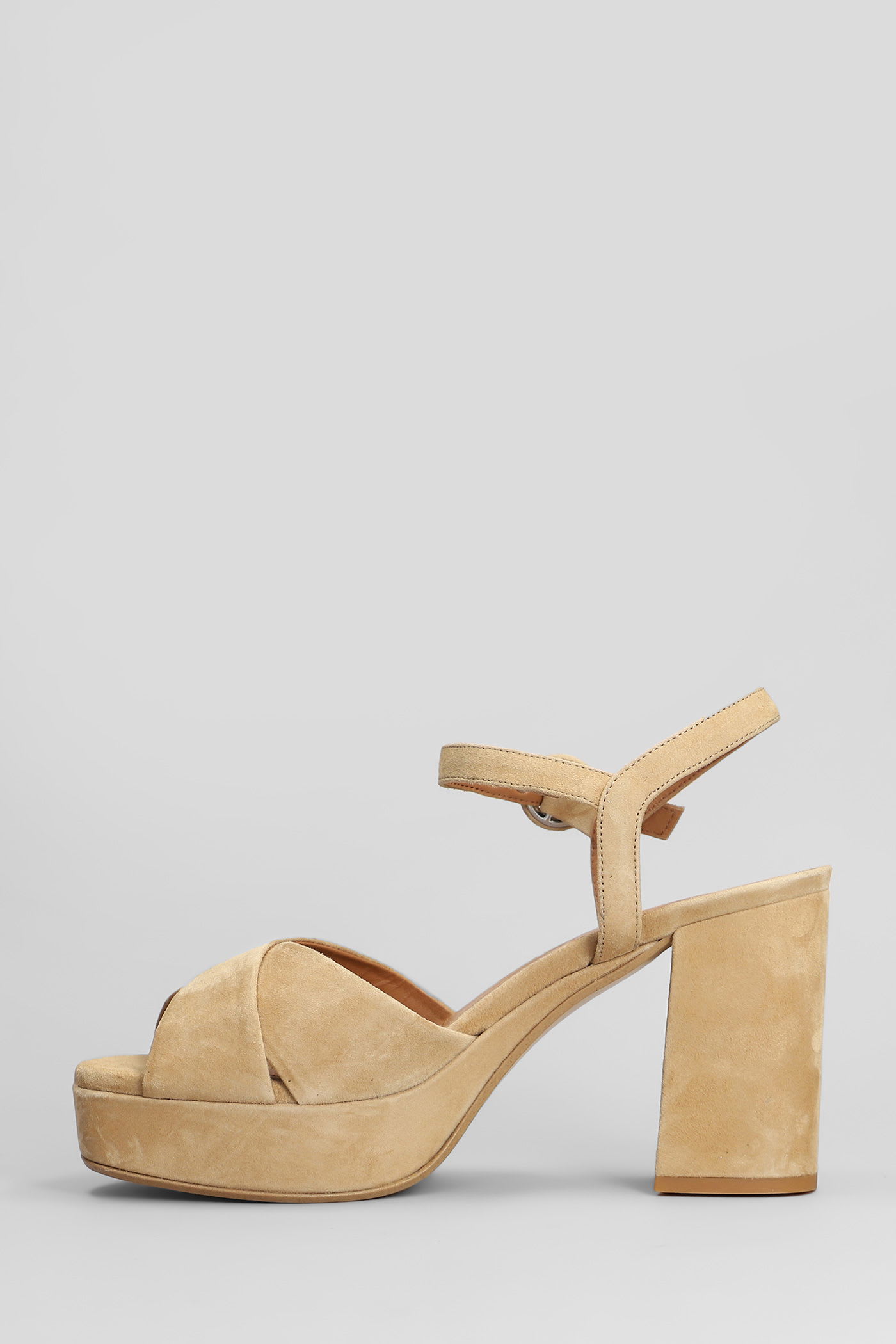 Julie Dee Sandals In Beige Suede