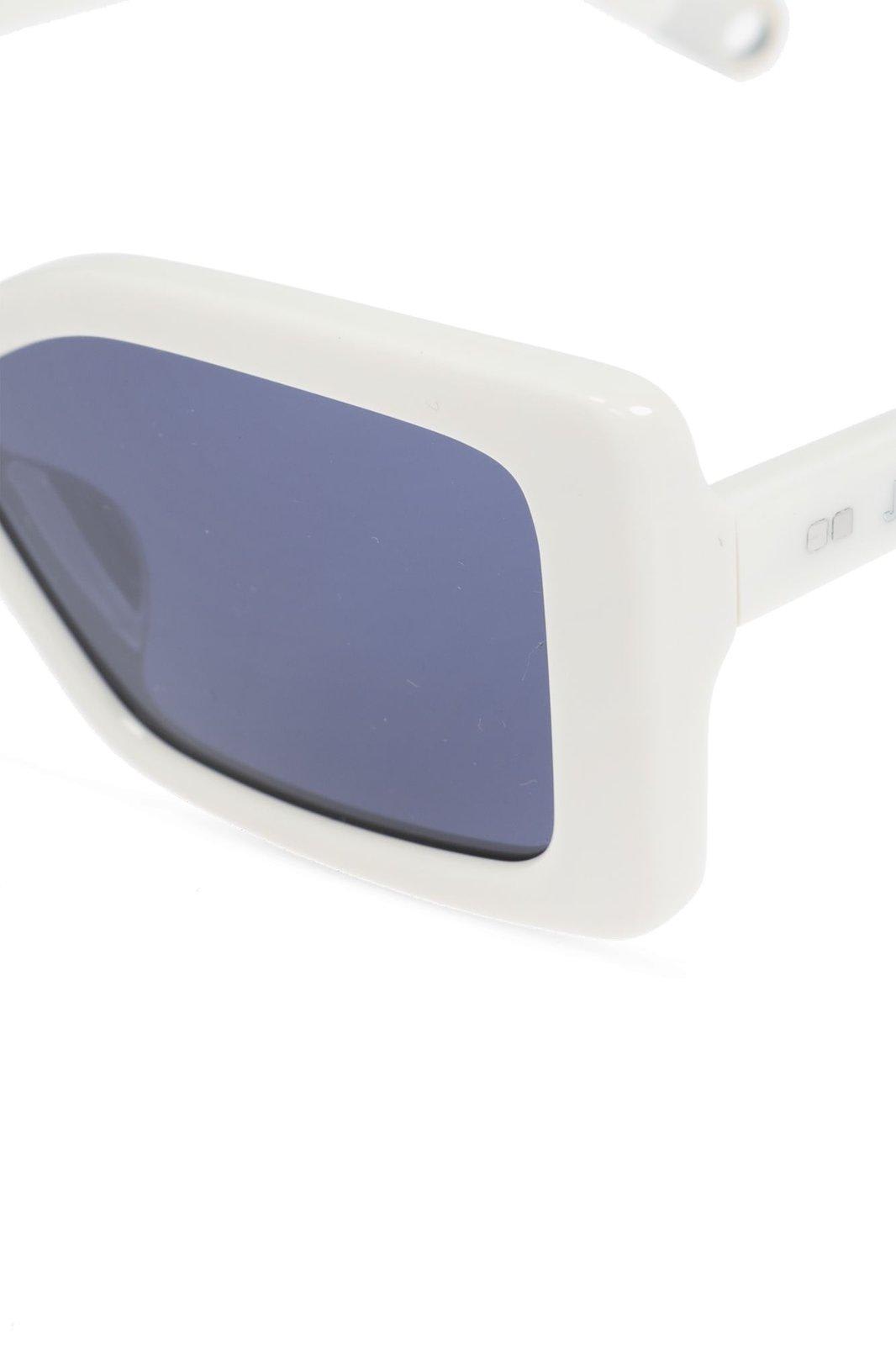 Shop Jacquemus Rectangle Frame Sunglasses Sunglasses In White Blue