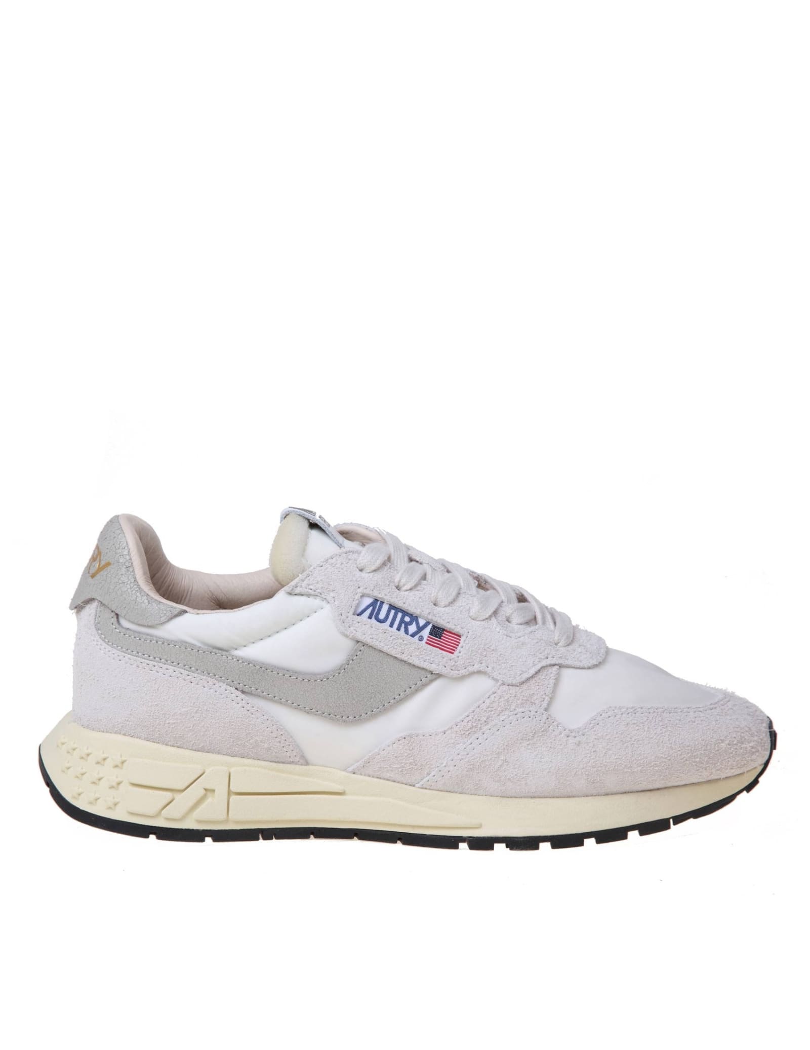 Shop Autry Reelwind Low Sneakers In White Suede And Nylon