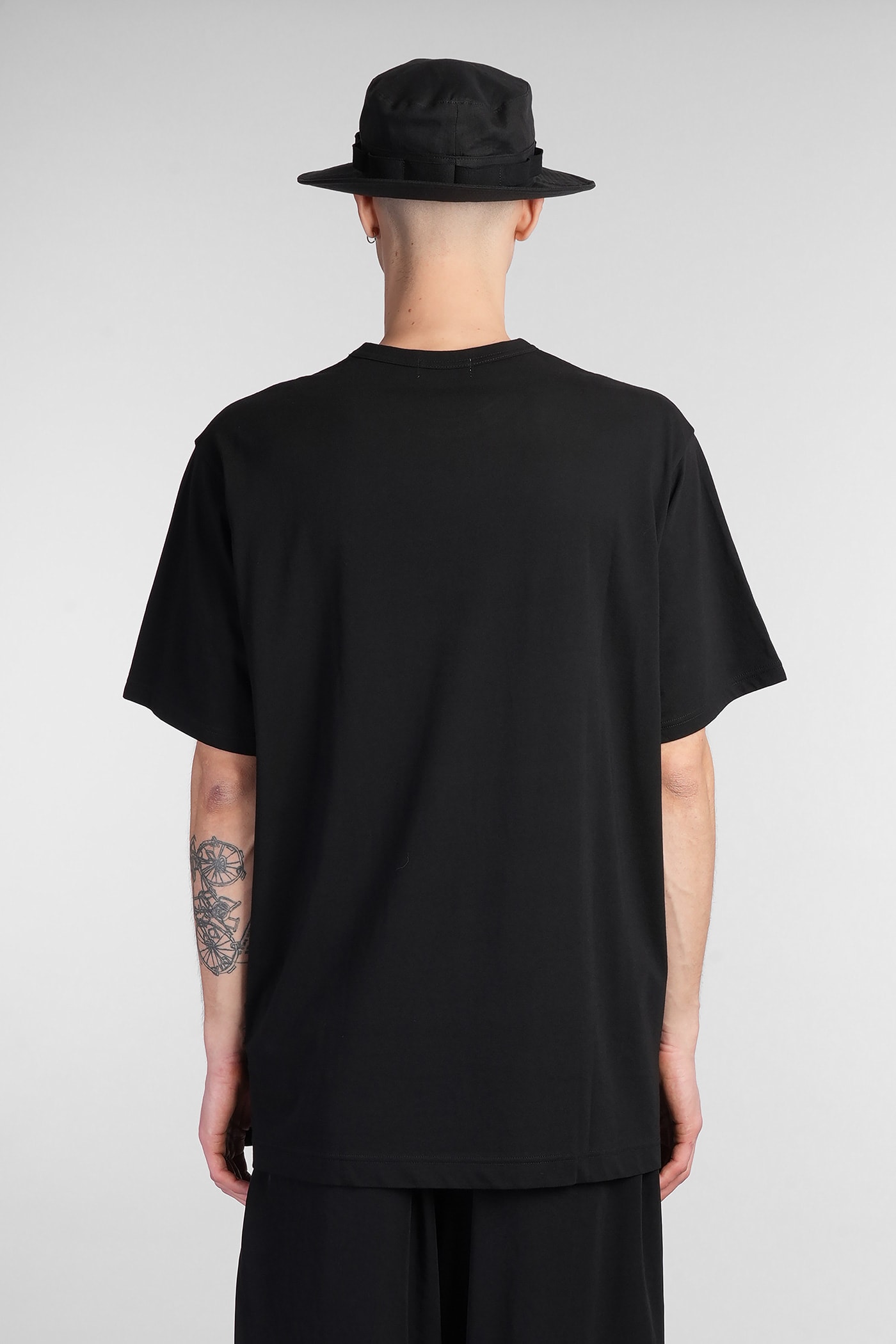 Shop Yohji Yamamoto T-shirt In Black Cotton