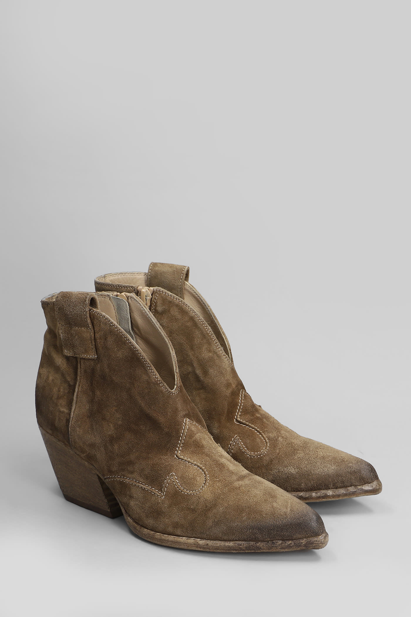 Elena Iachi Texan Ankle Boots In Camel Suede In Black