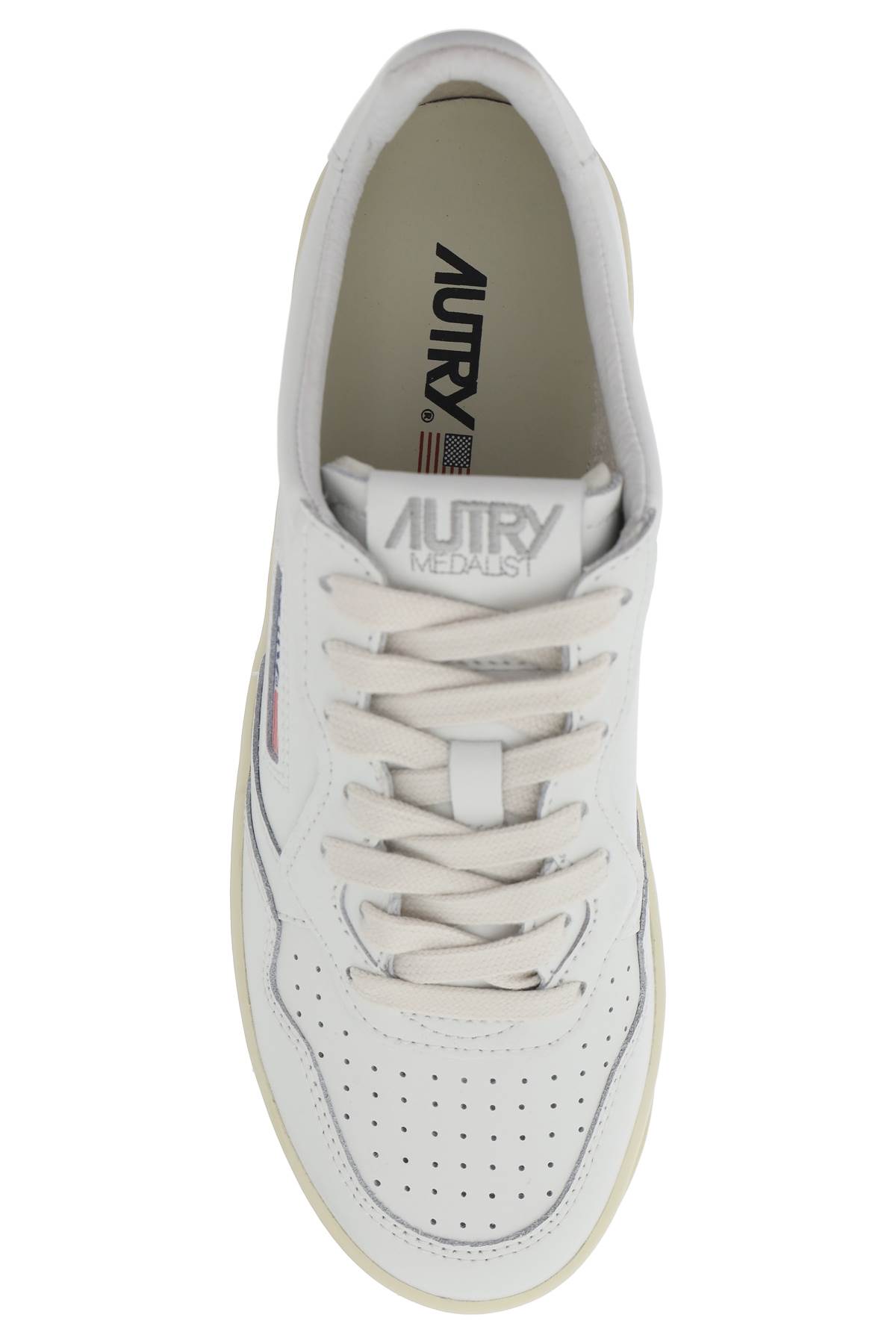 Shop Autry Medalist Low Sneakers In Bianco