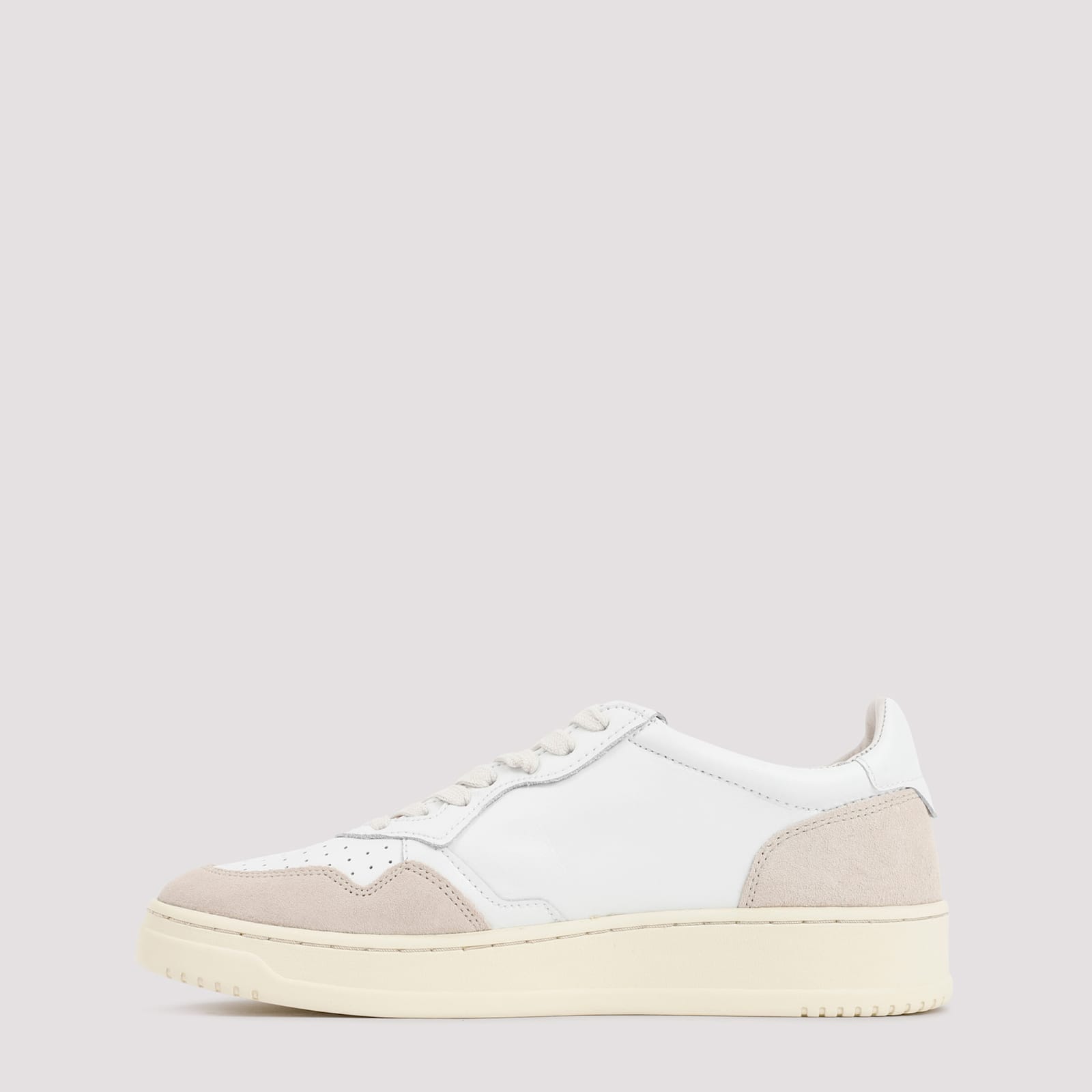 Autry Medalist Low Low-top Leather Sneakers In White