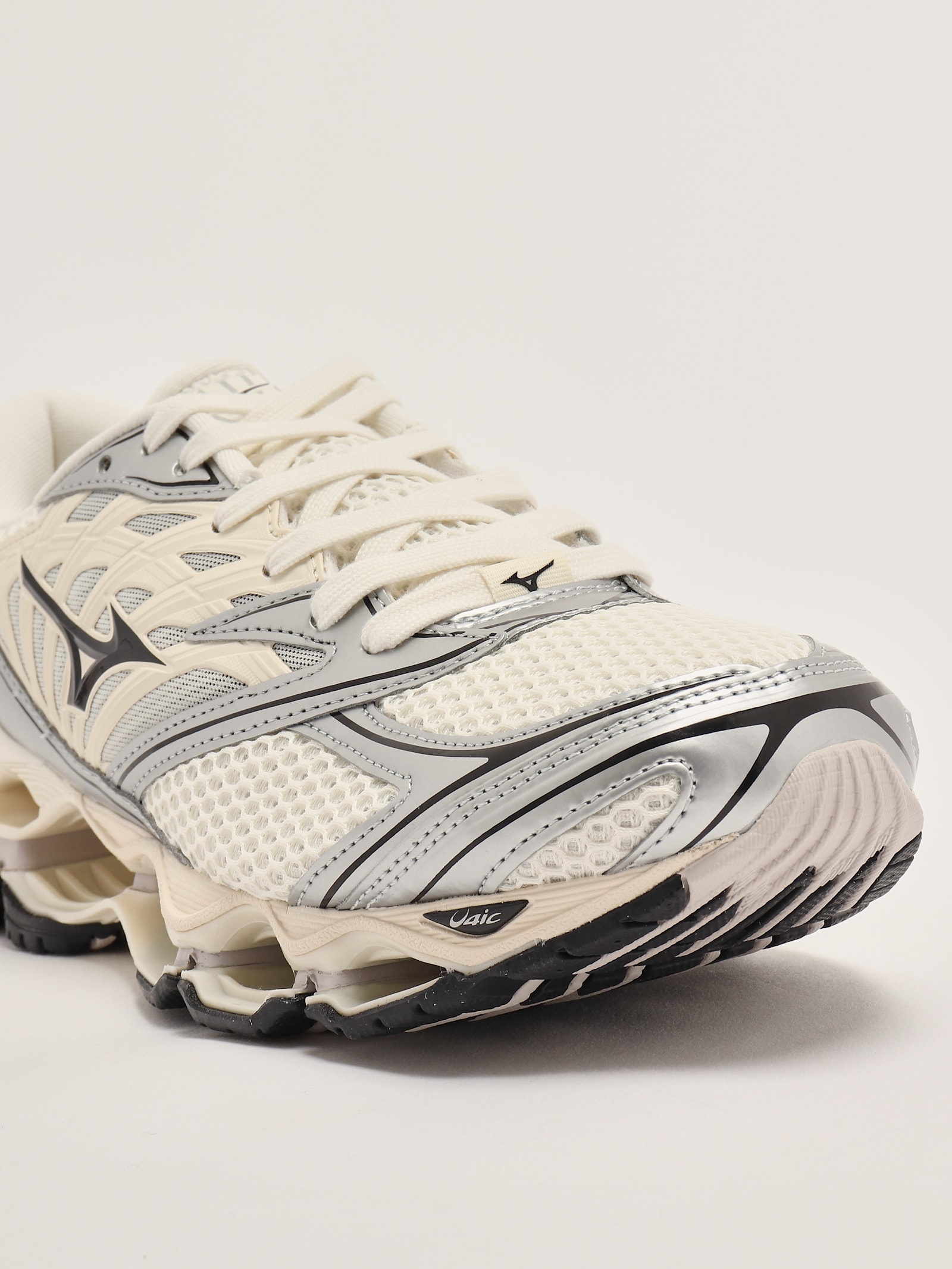 Mizuno Wave Prophecy Ls Sneaker In B.co Brillante-iron