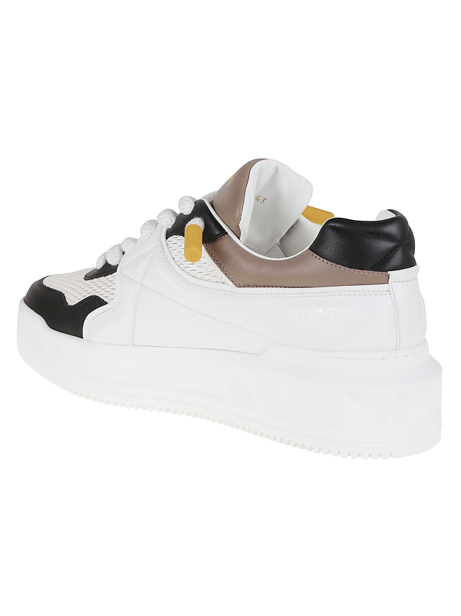 Valentino One Stud Xl Low-cut Casual Shoes