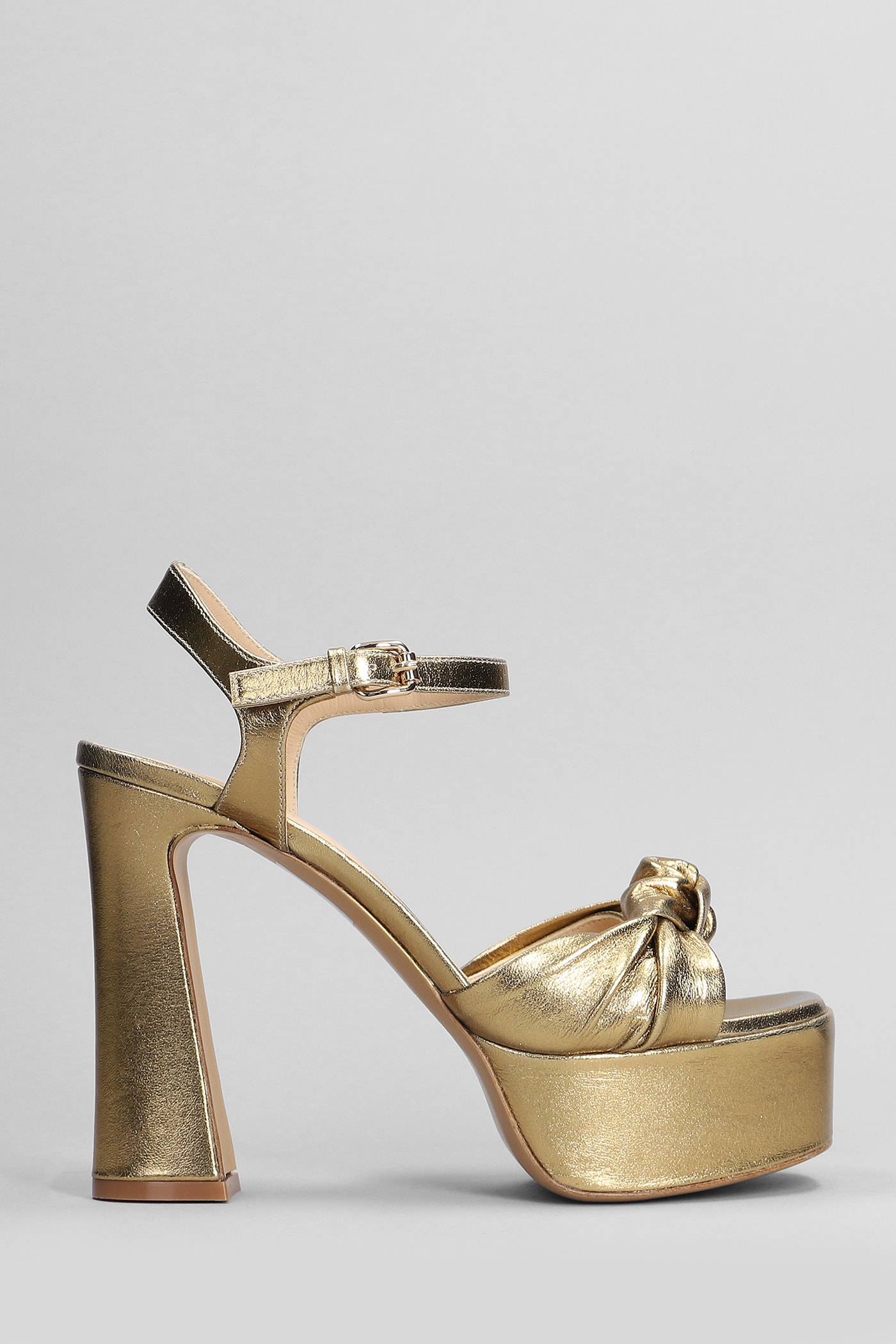 Woman Sandals In Gold Leather
