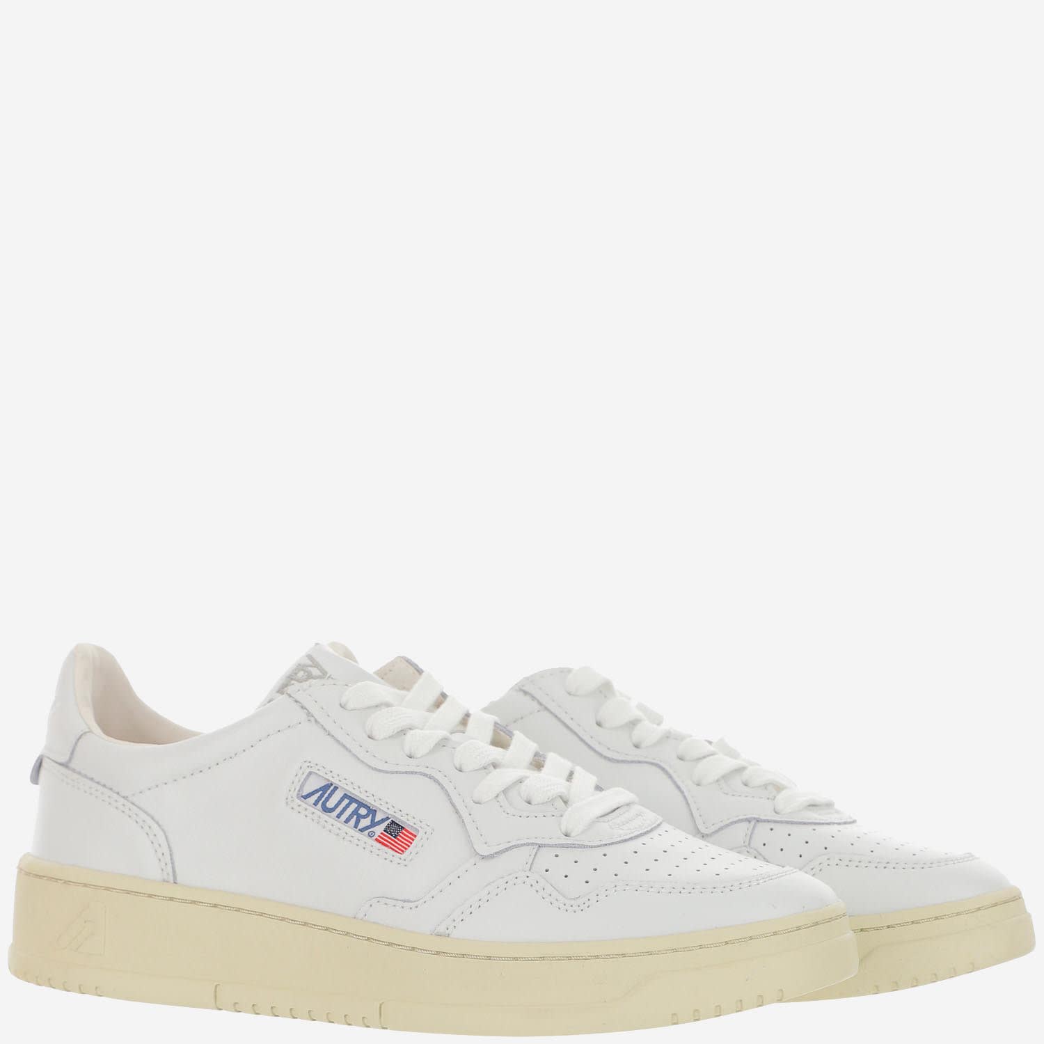 Shop Autry Low Medalist Sneakers In Wht/wht