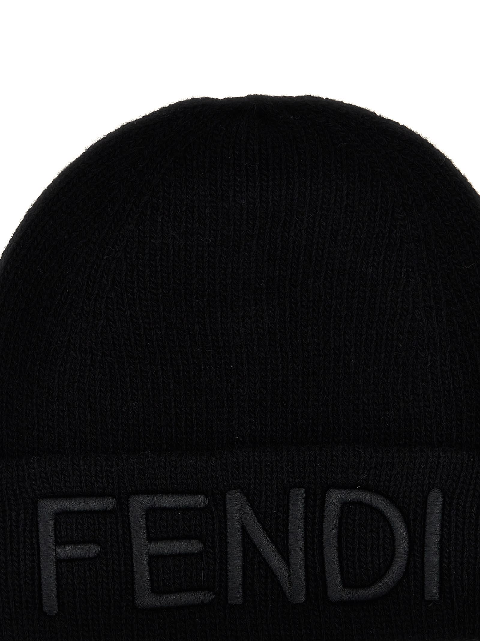 Fendi Cuffia In Lana Nera Uomo In Black