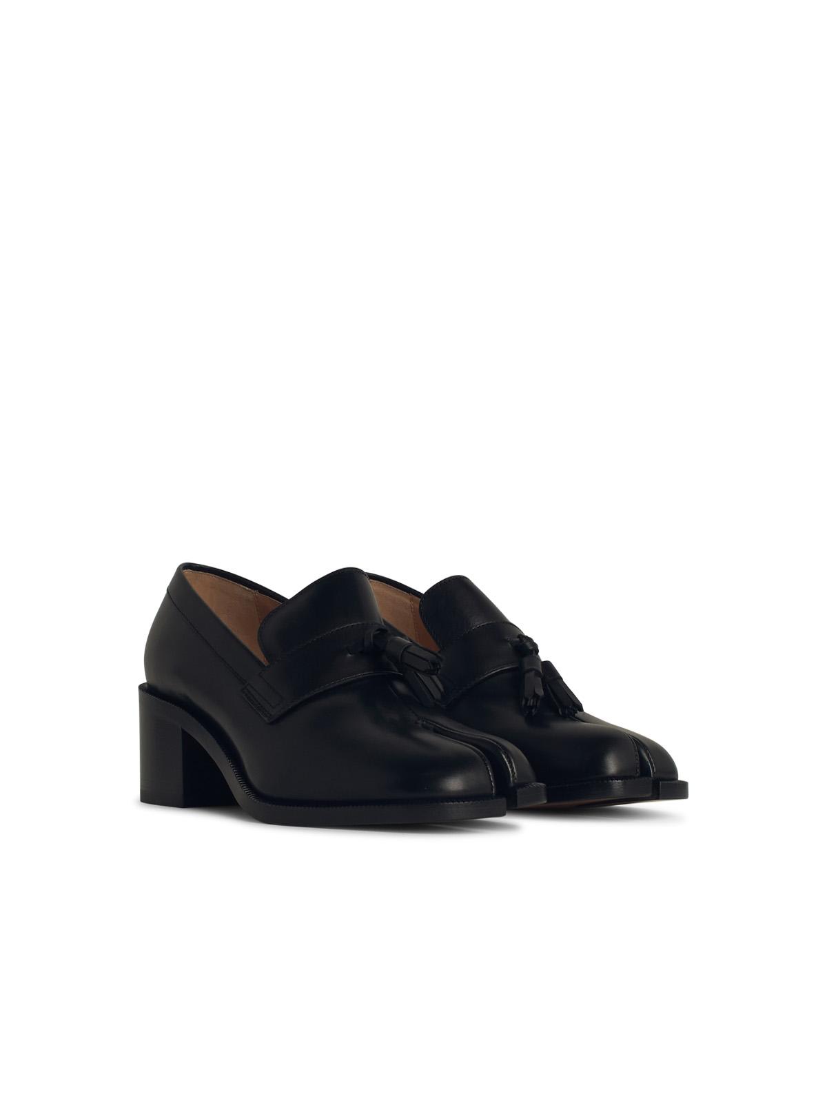 Maison Margiela Tabi Tassel-detail Leather Loafers In Black