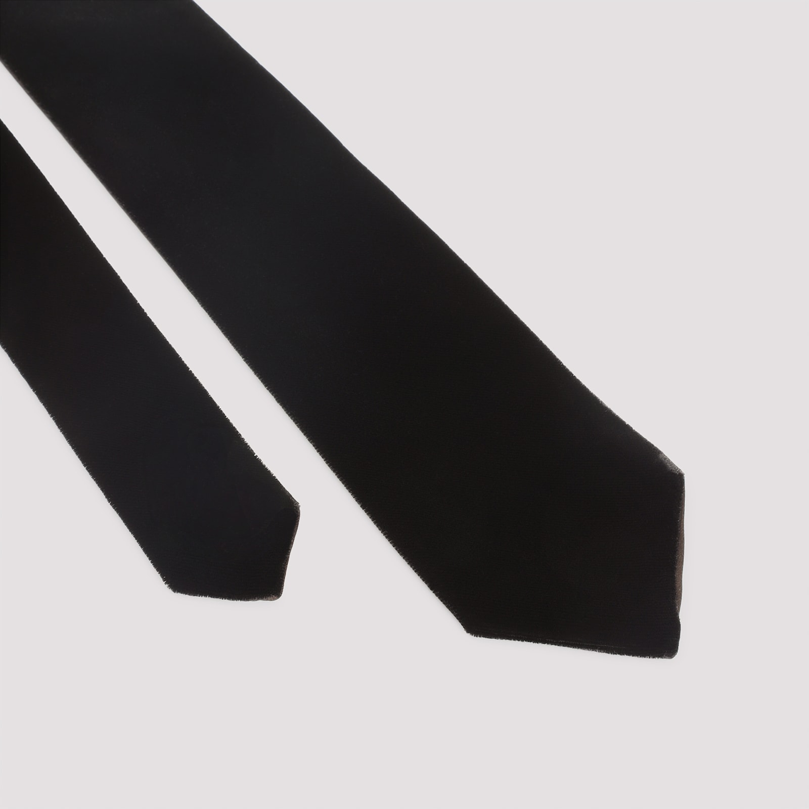 Giorgio Armani Smooth Texture Tonal Stitching Slim Tie In Black