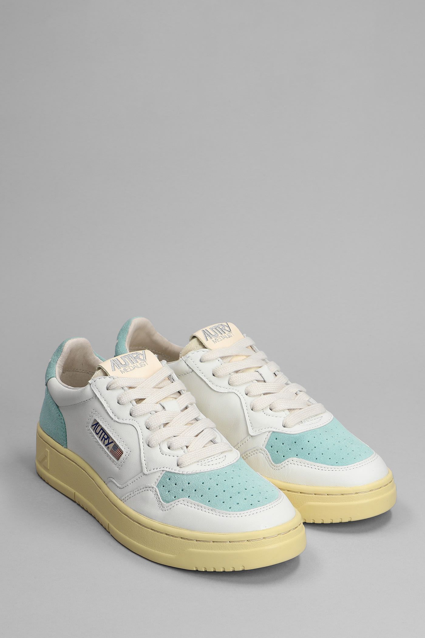 Shop Autry 01 Sneakers In White Suede And Leather In Illus