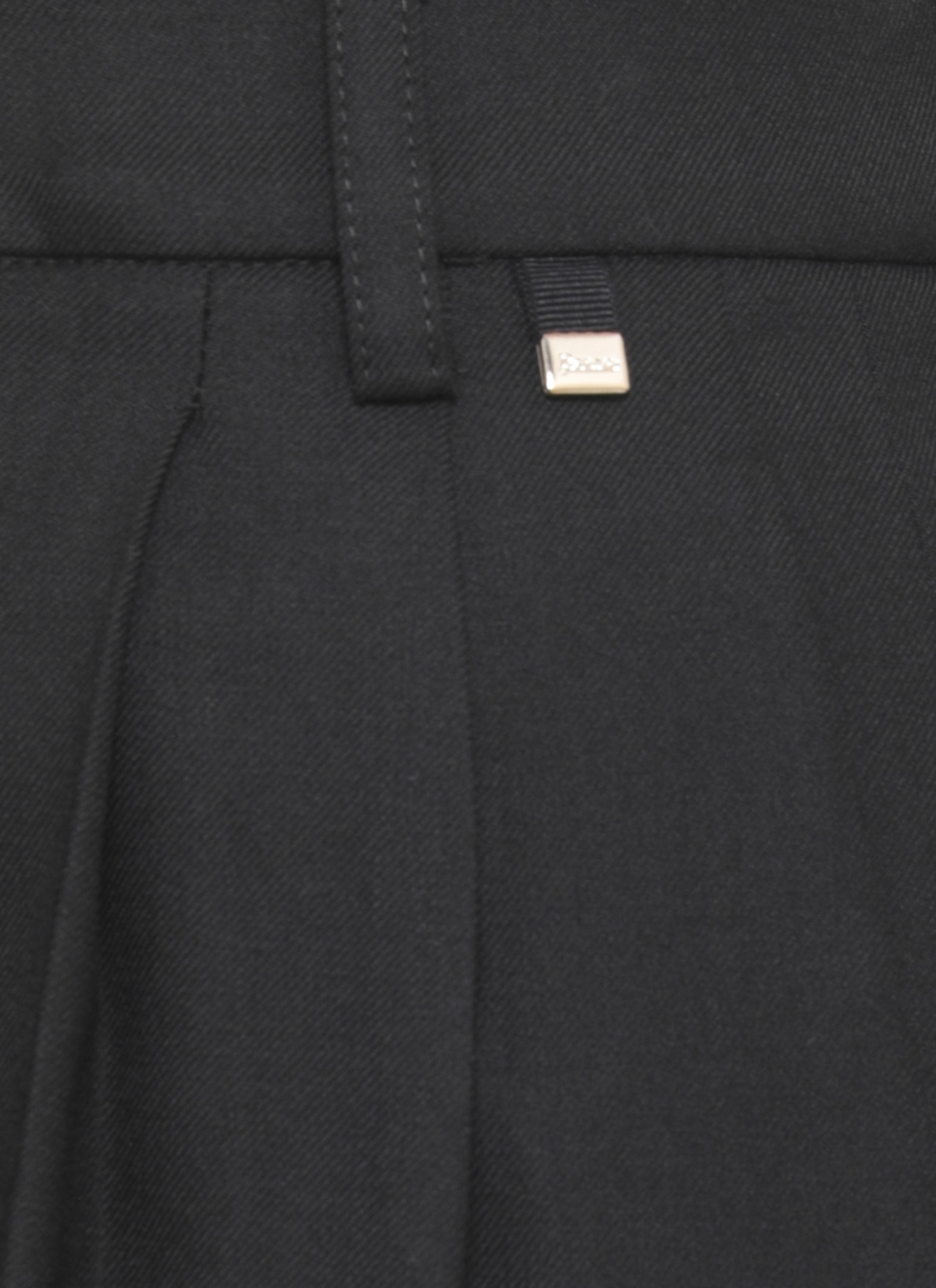 Herno Cargo Pants With Pleats In Black