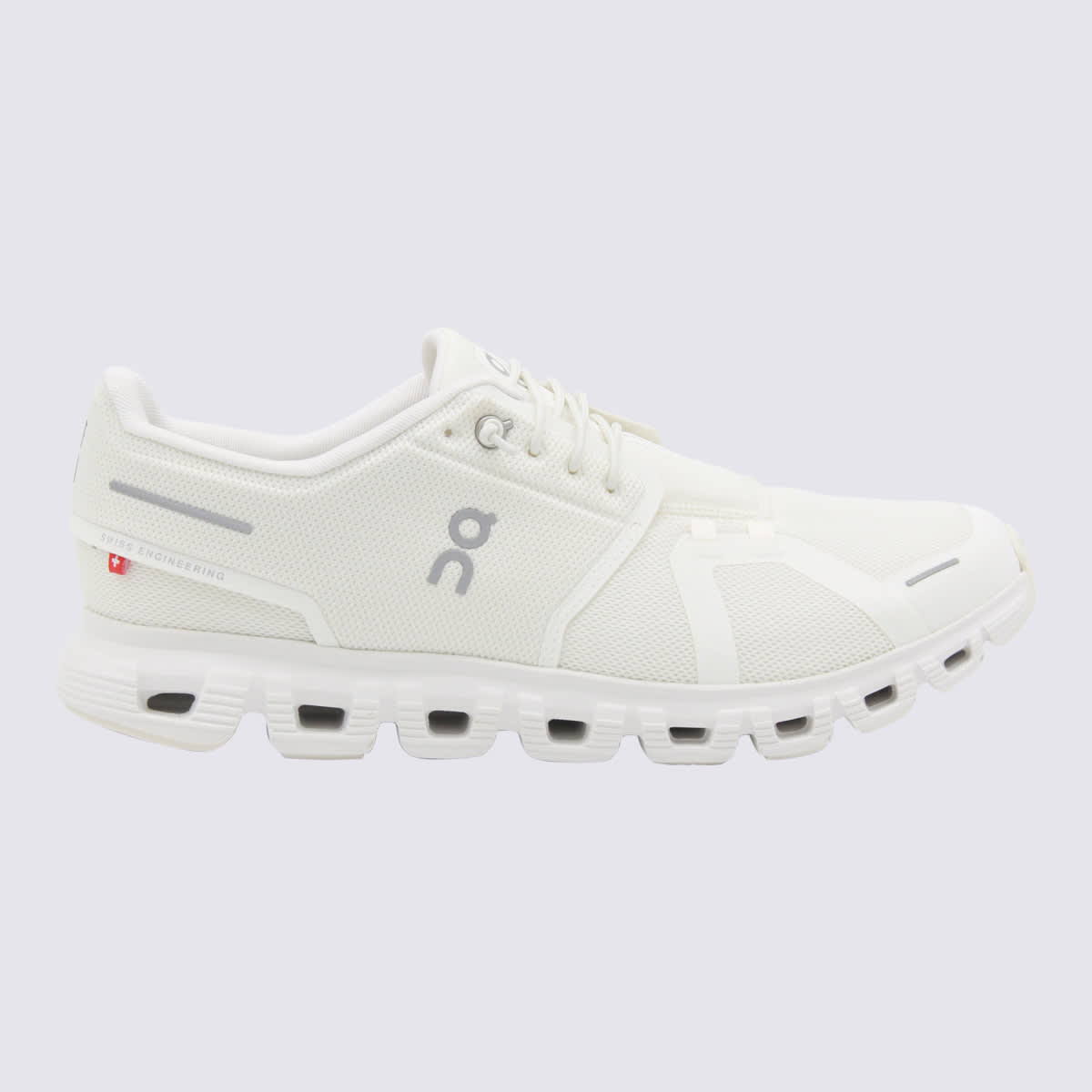 On Running Cloud 6 Sneaker In White