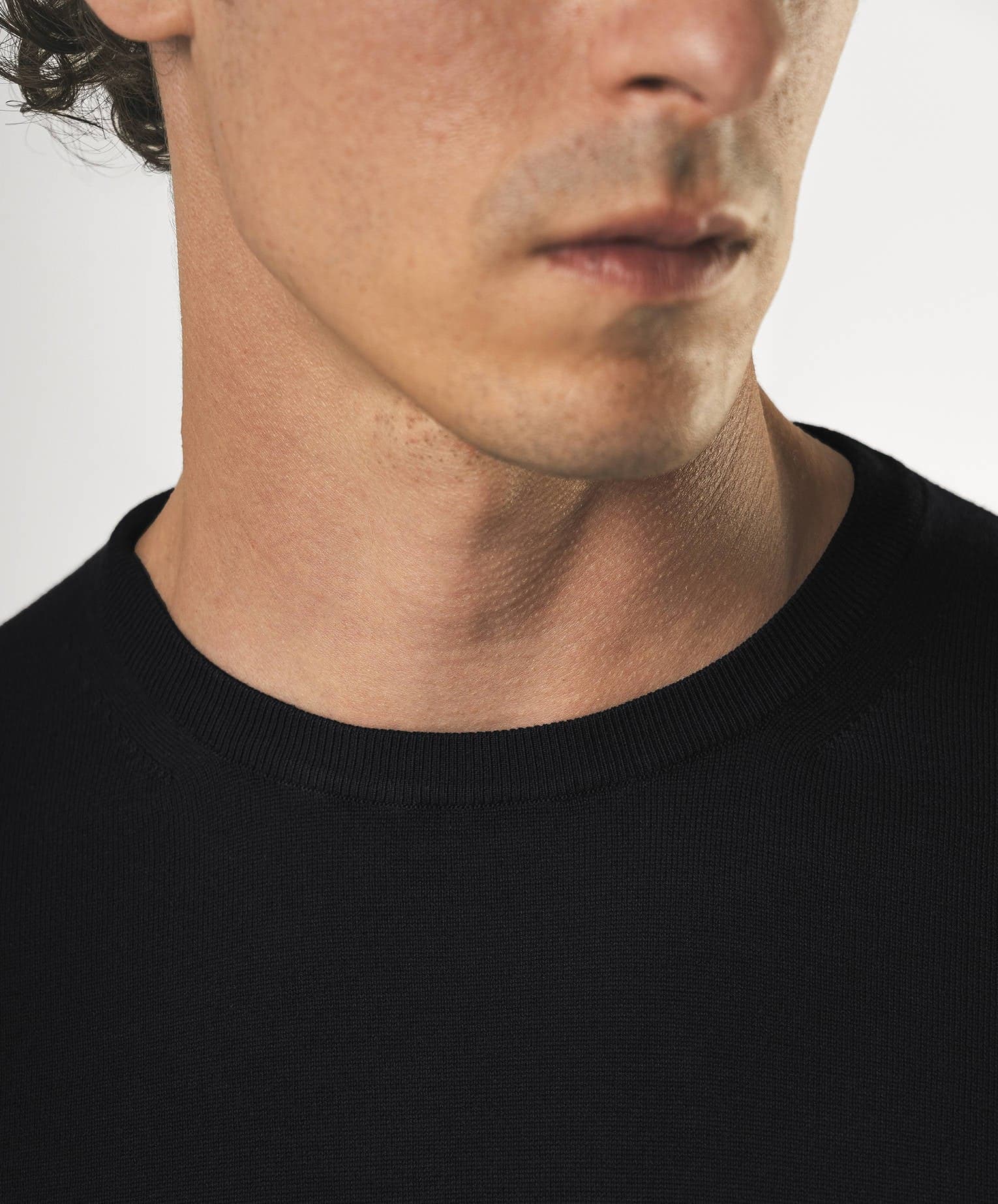Larusmiani Crewneck Roquebrune T-shirt In Black