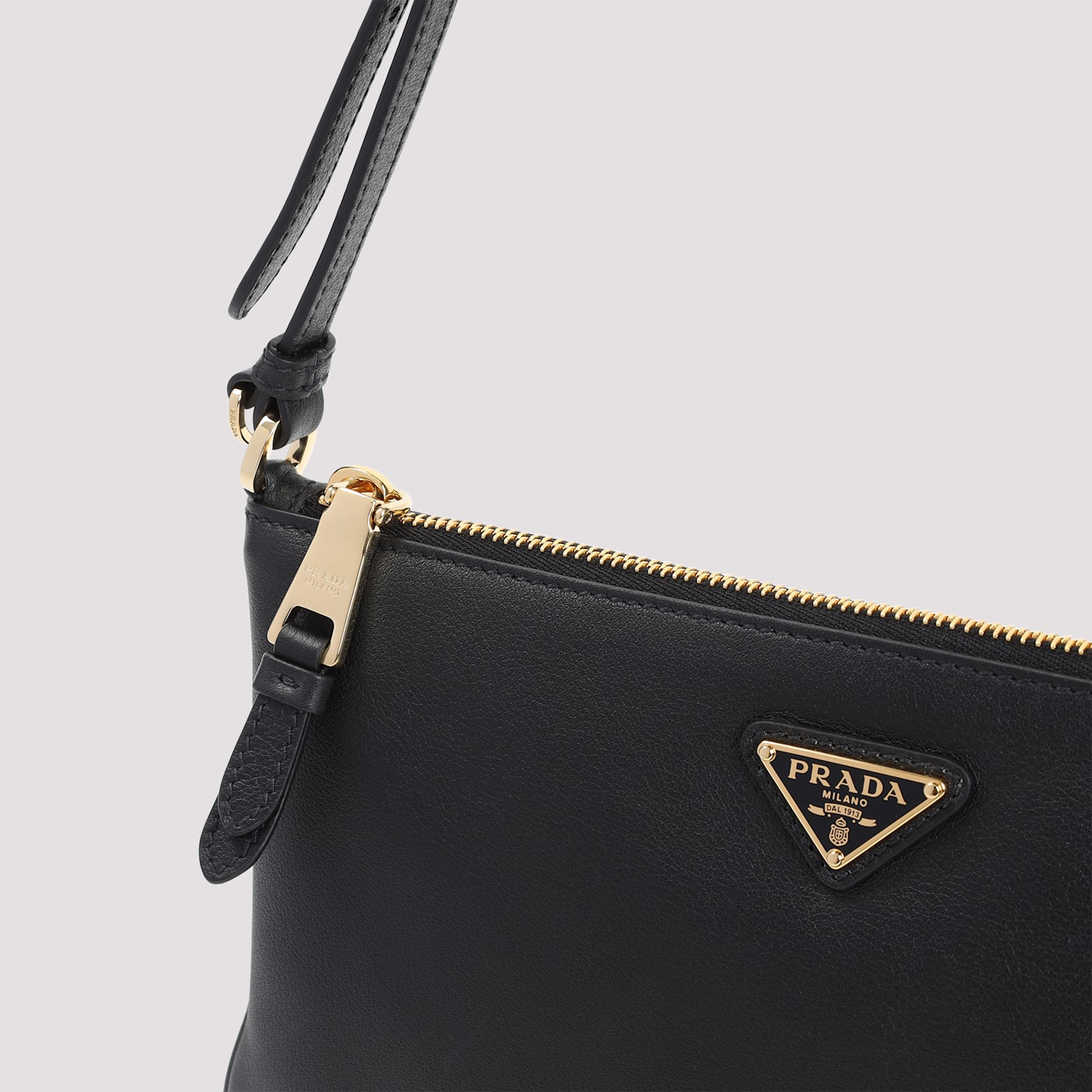Prada Logo Leather Shoulder Bag In Nero