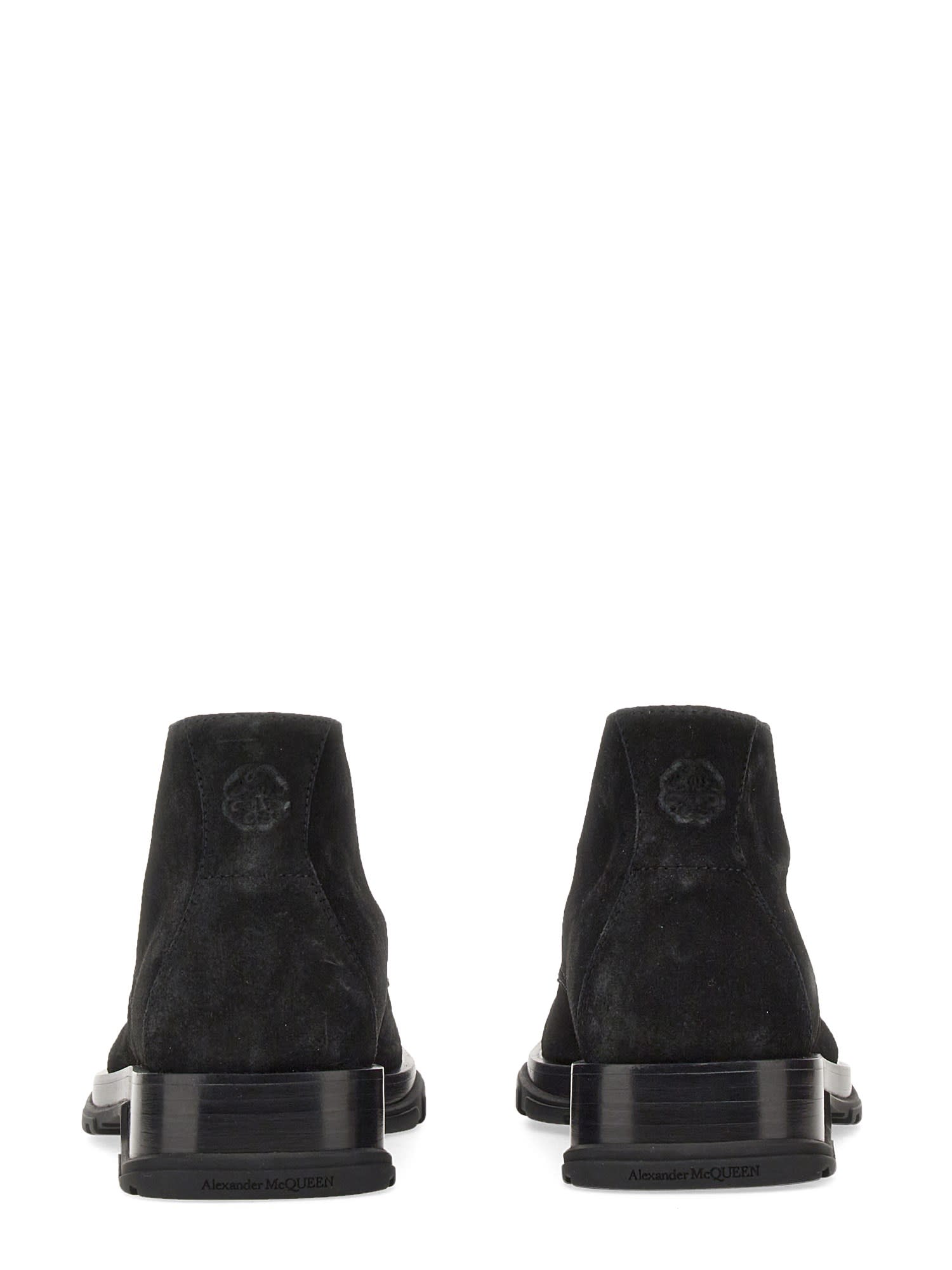 Alexander Mcqueen Lace-up Suede Boots In Nero