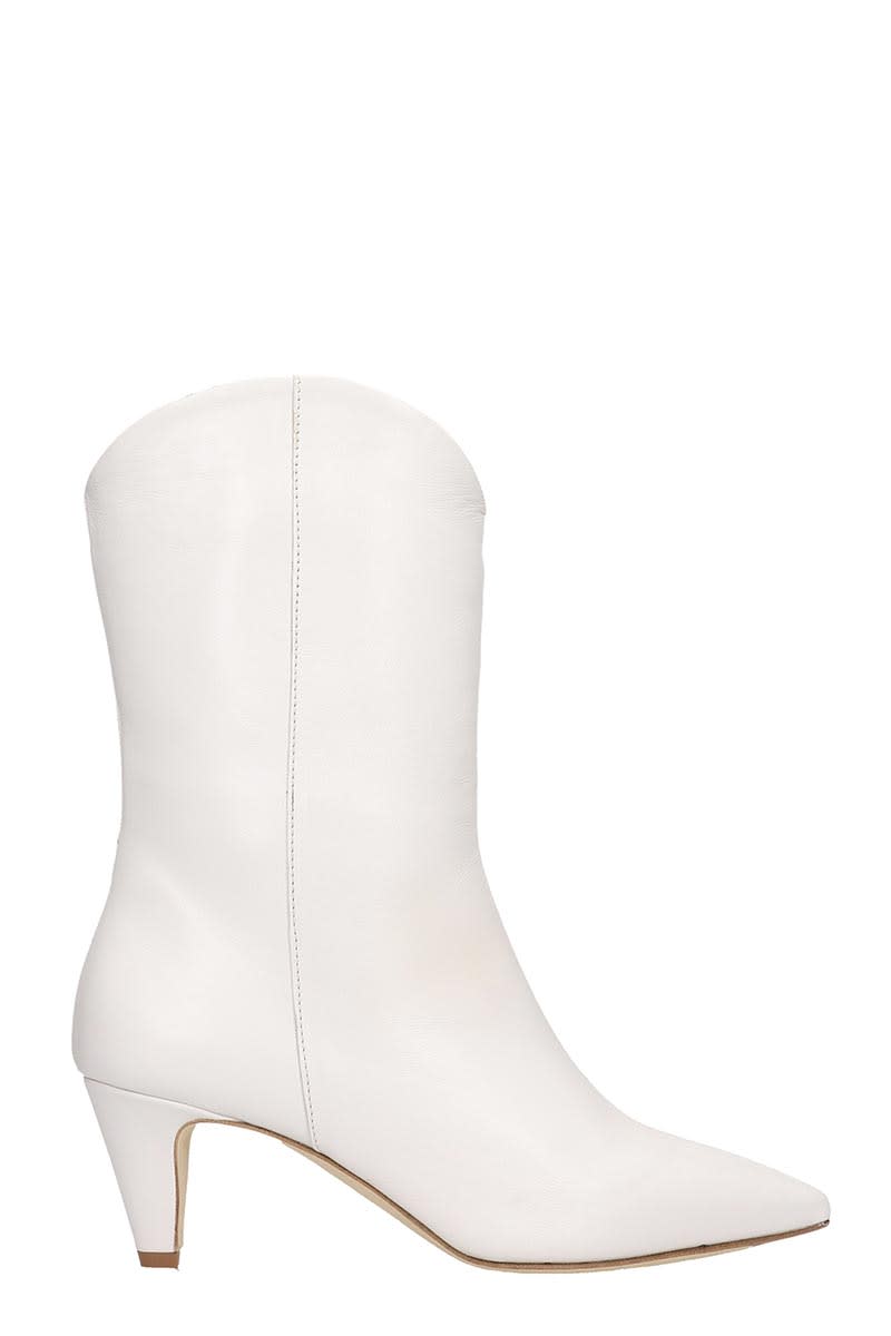 Julie Dee Ankle Boots In White Leather